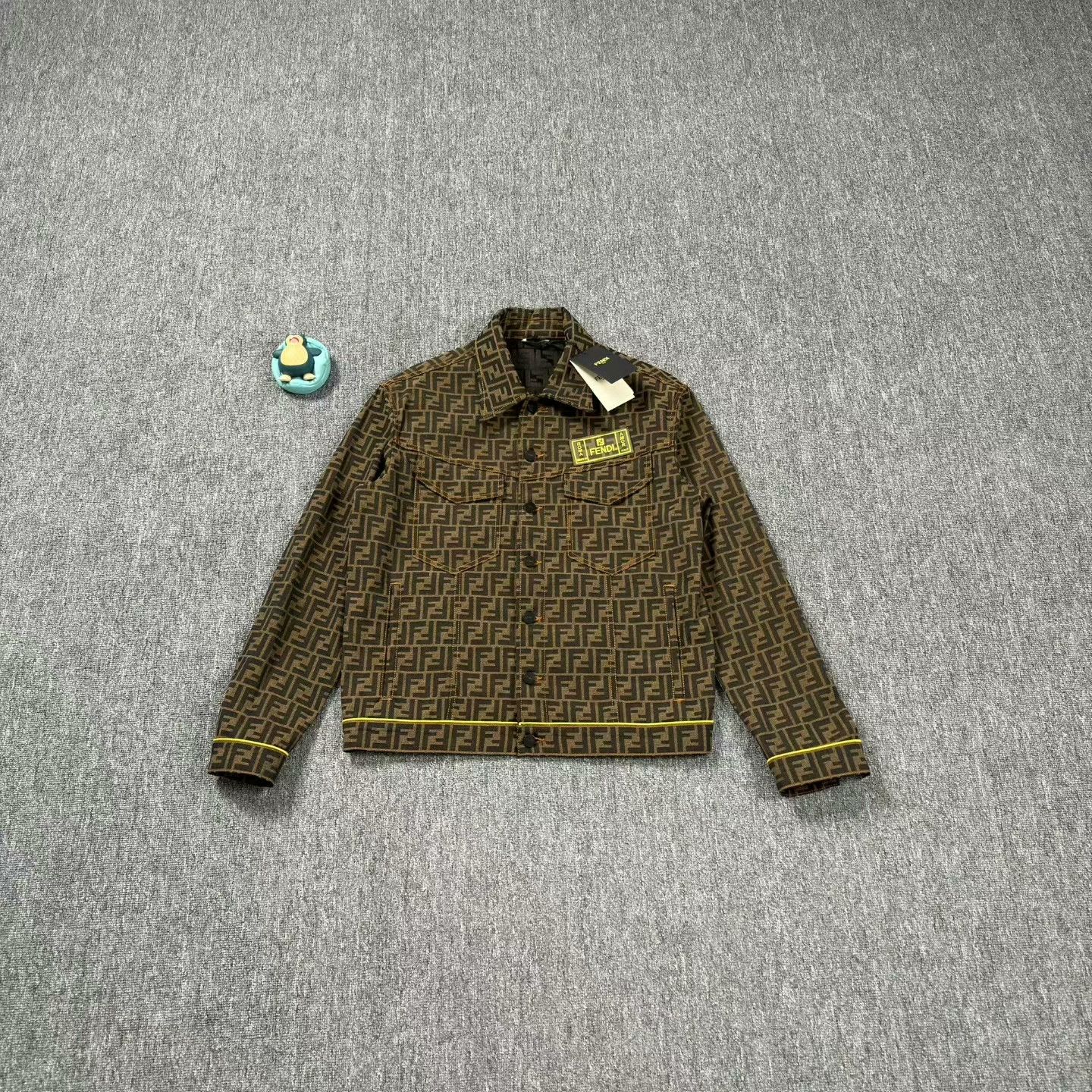 Fendi fendi monogram denim jacket with leather tag Size US M / EU 48-50 / 2 - 1 Thumbnail