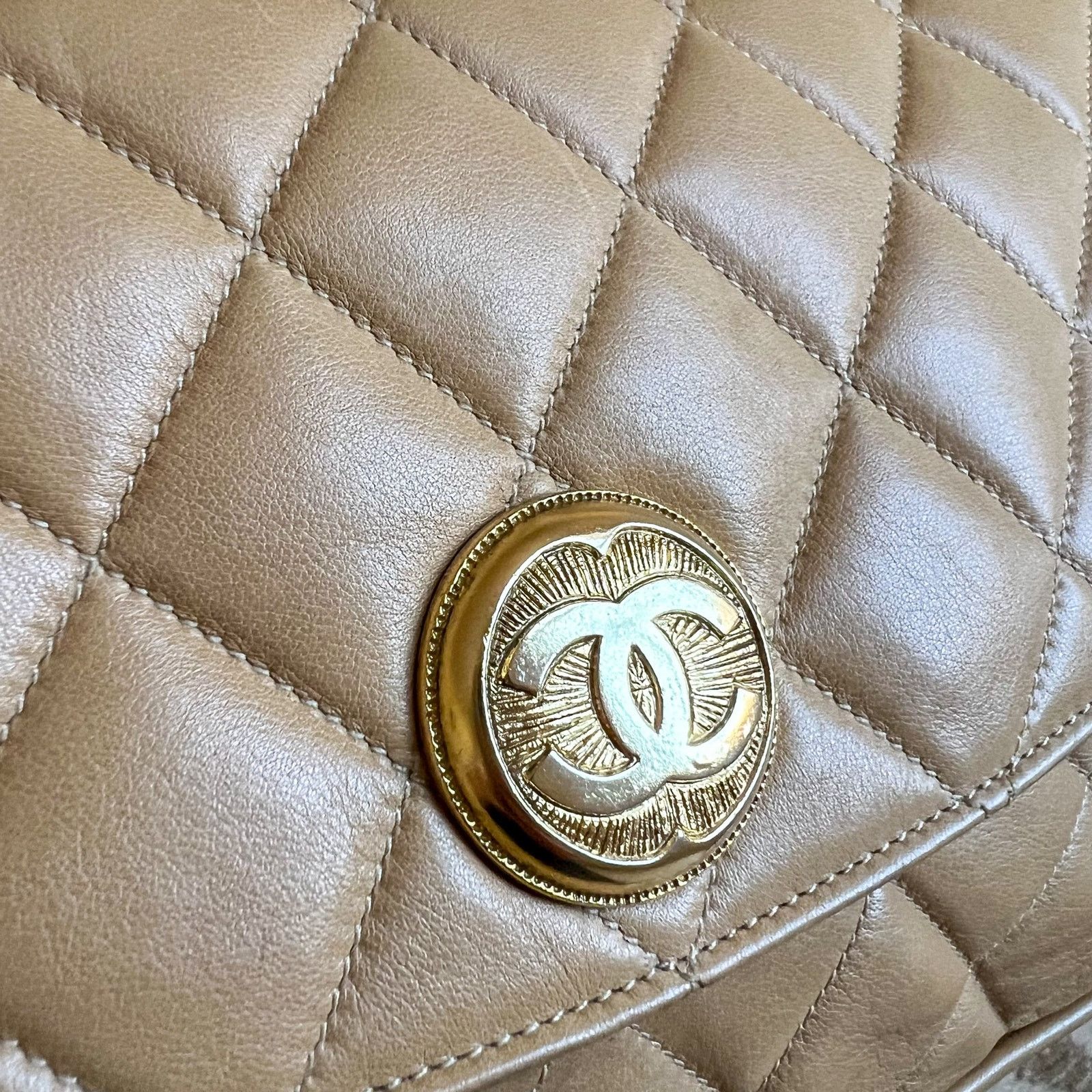 Chanel CHANEL Vintage Beige Quilted Lambskin Half Moon Flap Bag Size ONE SIZE - 18 Thumbnail