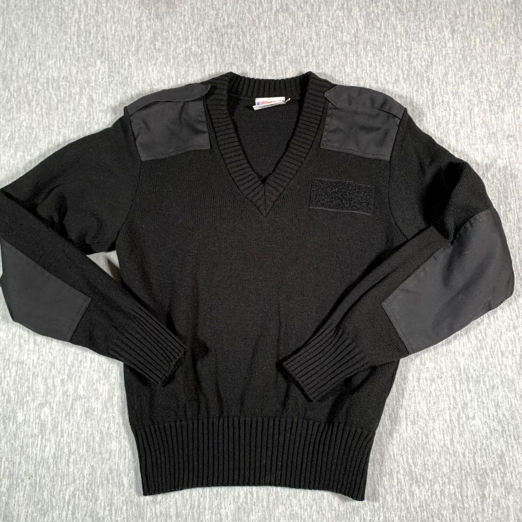 Commando Vintage Jack Young Sweater Mens Medium Black V-Neck Pullover Combat/Navy Knit 80s US Made Size US M / EU 48-50 / 2 - 2 Thumbnail