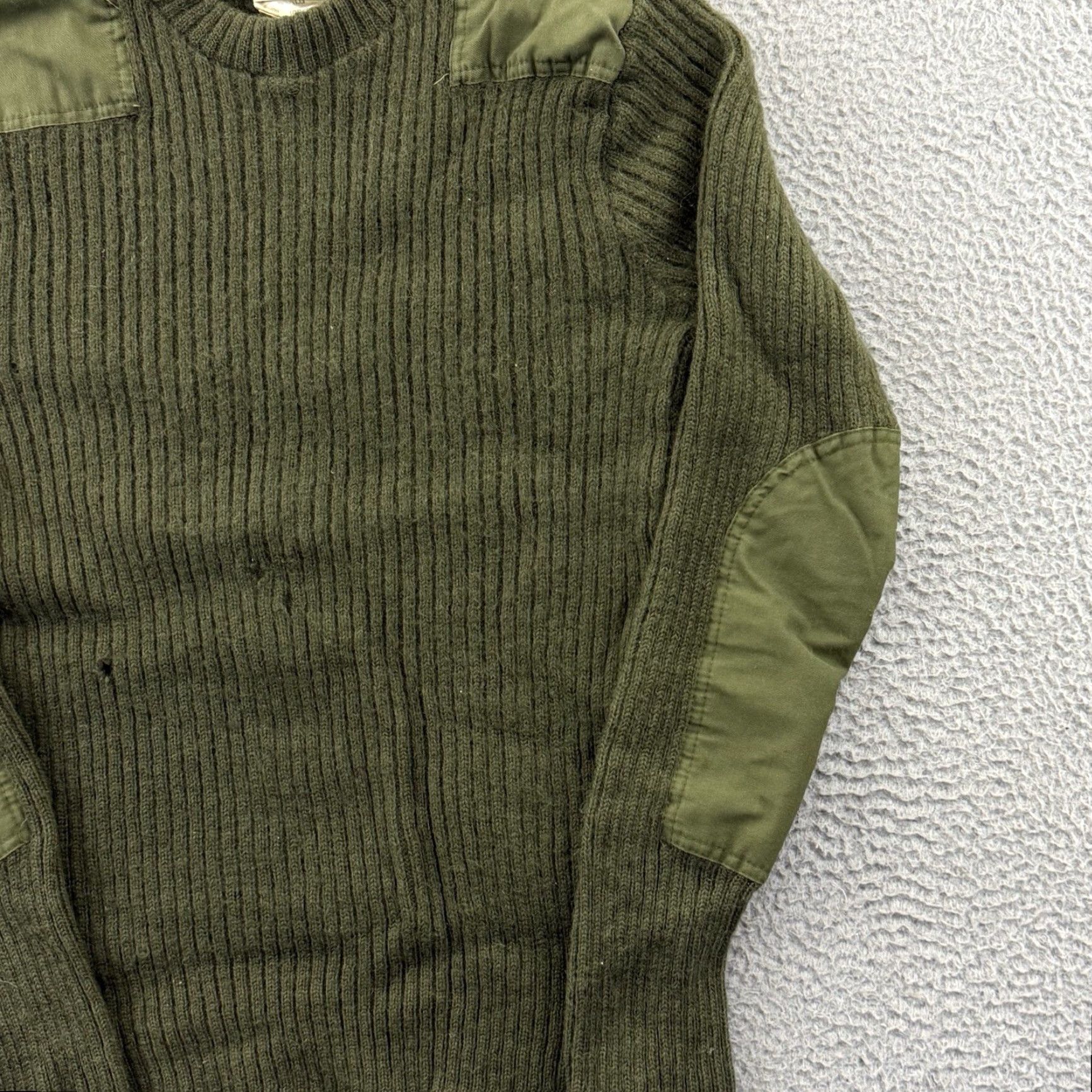Vintage VINTAGE L.L. Bean Sweater Mens XL Green Pullover 90s Wool Army Military Button Logo Crew Neck Knit Size US XL / EU 56 / 4 - 5 Thumbnail