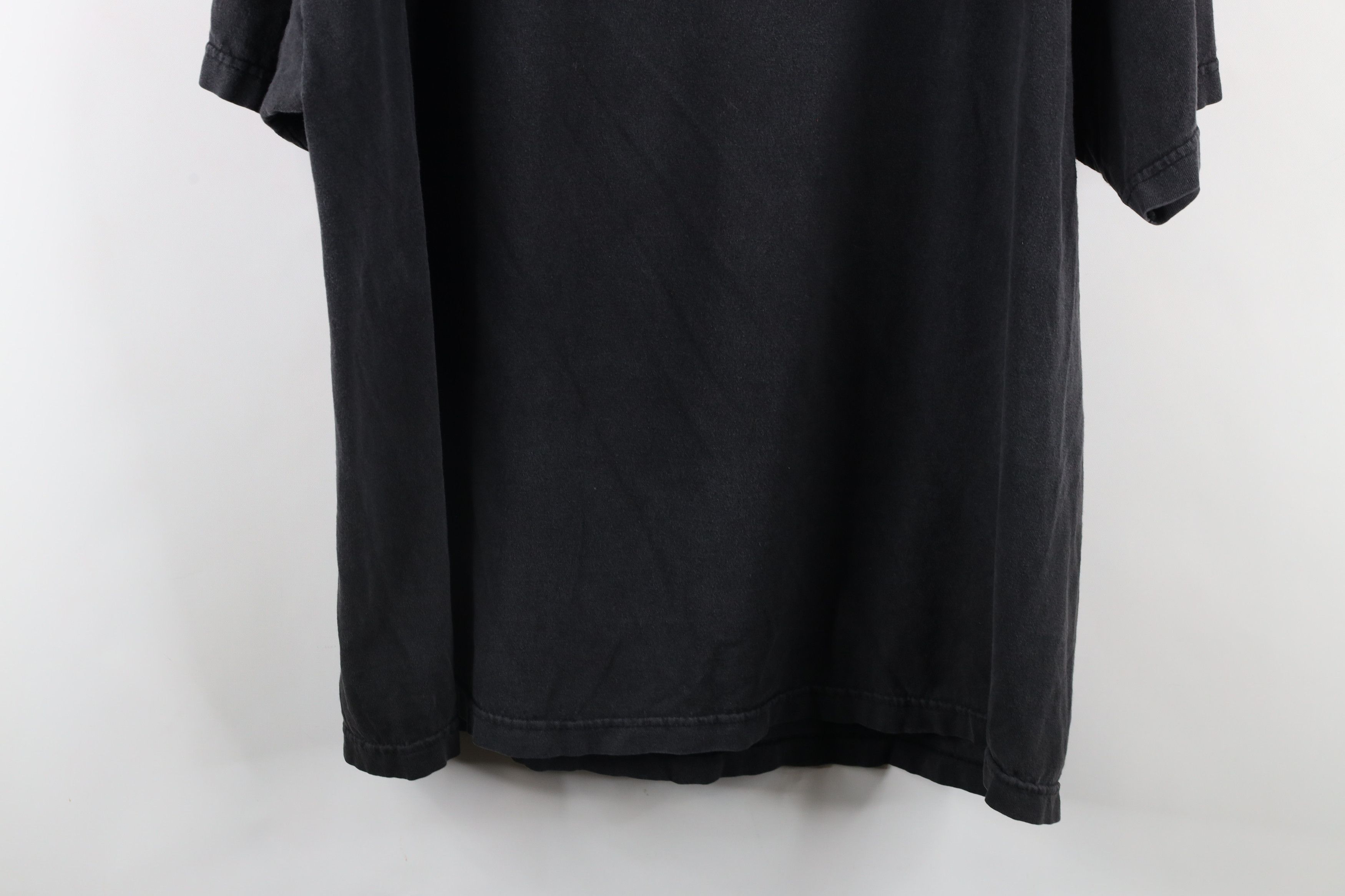 Vintage Vintage Y2K Streetwear Skeleton Dice Hip Hop Rap T-Shirt Size US XXL / EU 58 / 5 - 16 Thumbnail