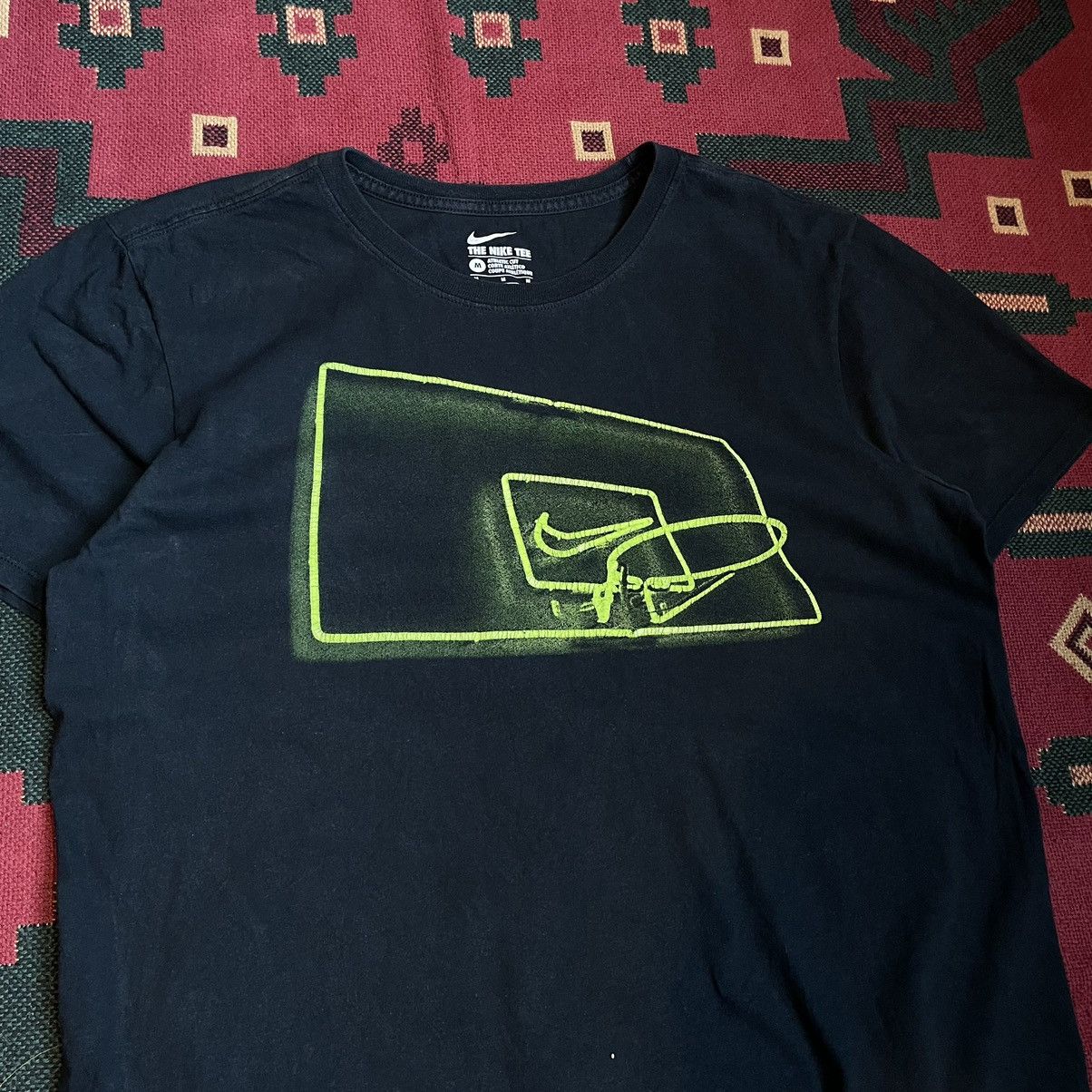 Nike Nike Neon Basketball Hoop Tee Size US M / EU 48-50 / 2 - 4 Thumbnail