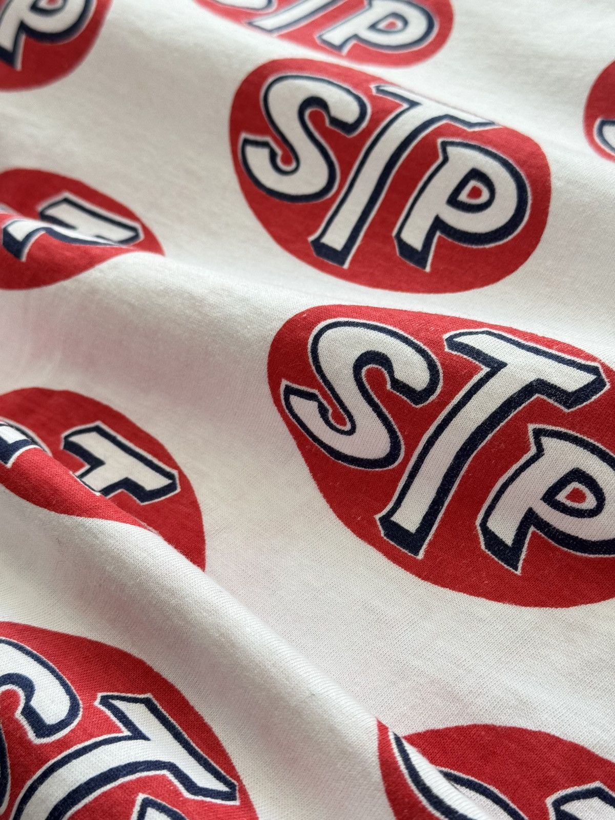 Vintage 1970s Vintage Hanes ‘STP’ All Over Print T-Shirt Size US L / EU 52-54 / 3 - 5 Thumbnail