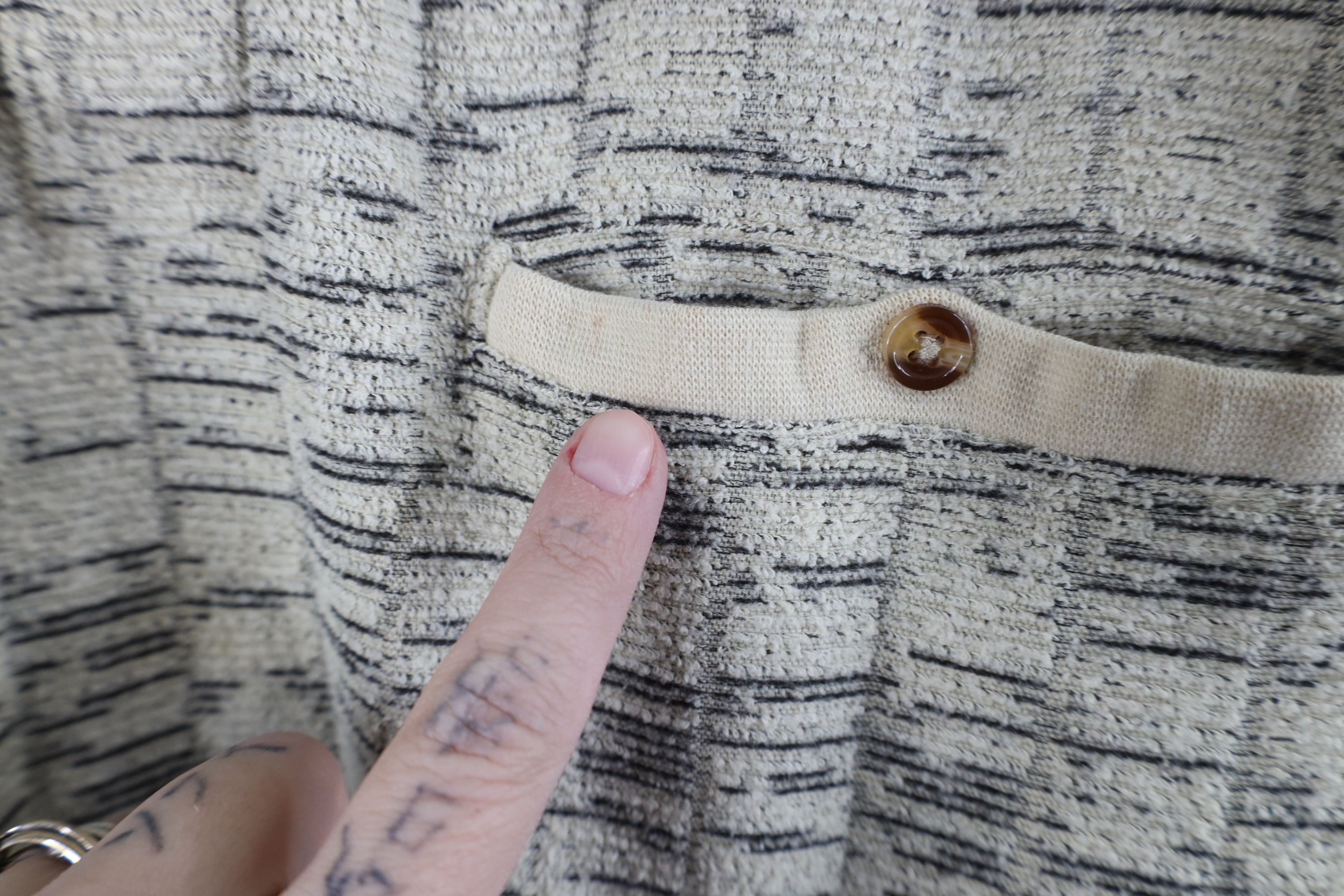 Vintage Vintage 90s Streetwear Fleece Collared Sweatshirt Beige Size US M / EU 48-50 / 2 - 4 Thumbnail
