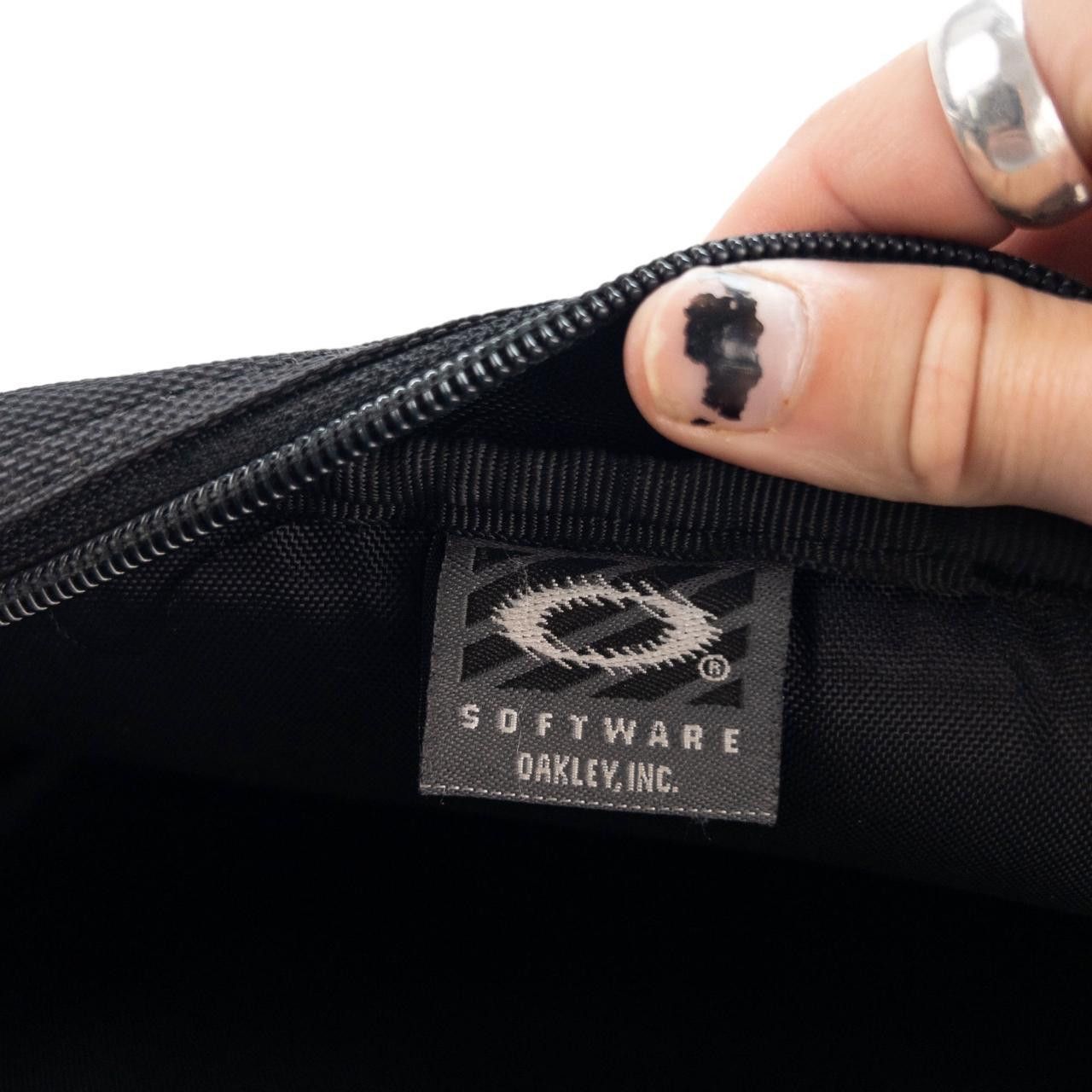 Oakley Vintage Oakley Hard Shell Cross Body Bag Size ONE SIZE - 4 Thumbnail