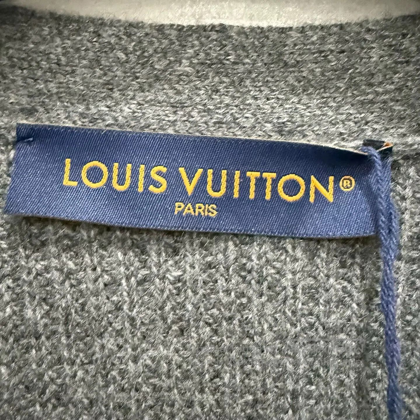 Louis Vuitton Louis Vuitton Logo Pocket Cashmere Cardigan. Size US M / EU 48-50 / 2 - 5 Thumbnail