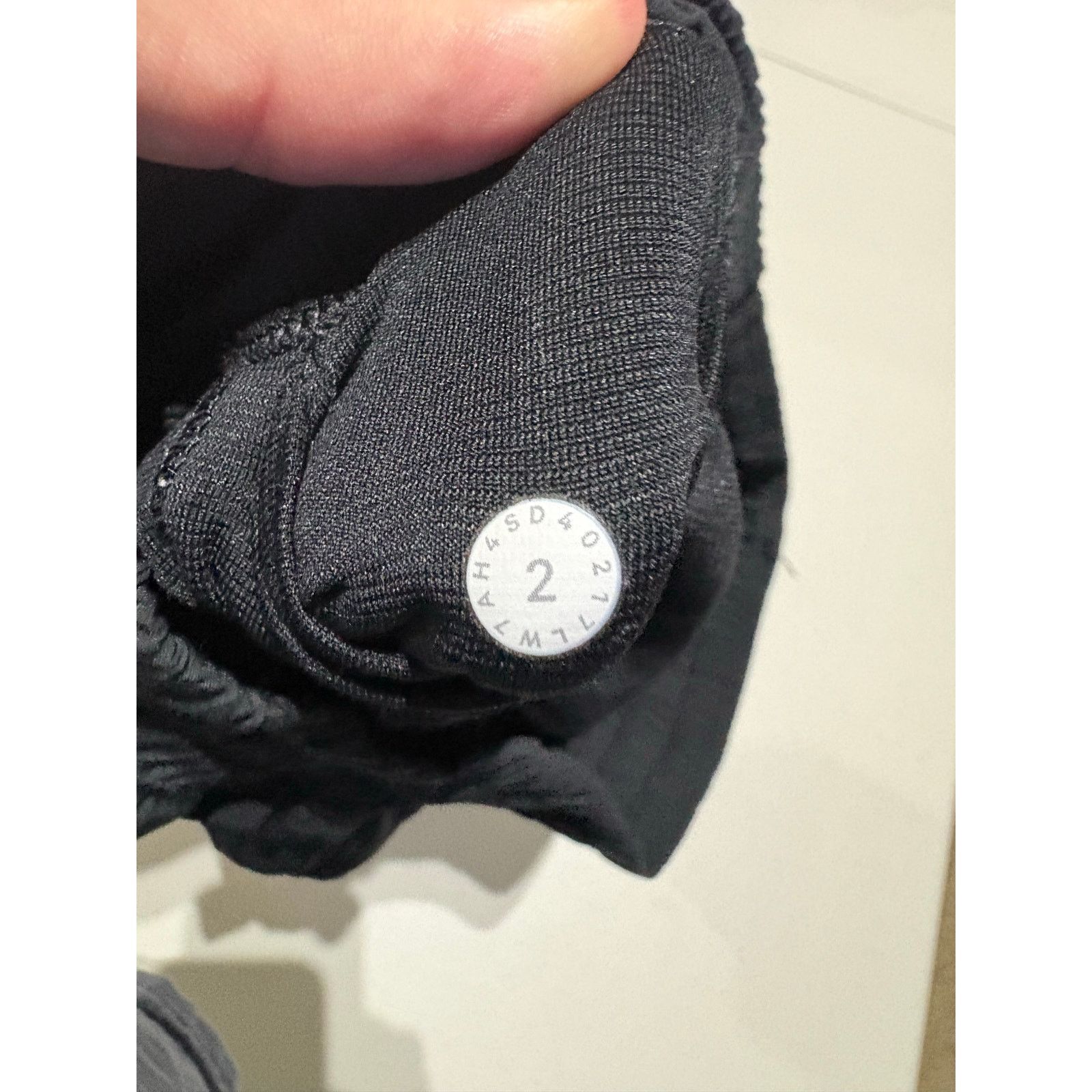 Lululemon Lululemon Women’s Black Athletic Running Shorts Size 2 Size 26" / US 2 / IT 38 - 3 Thumbnail