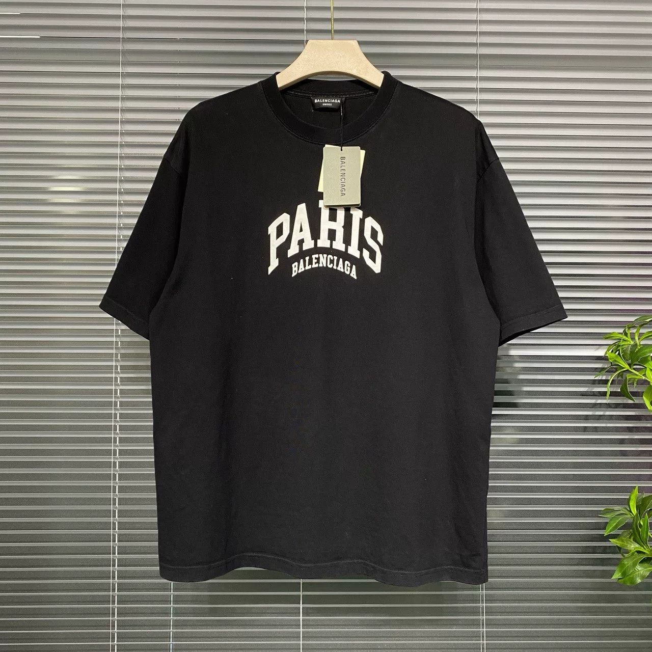Balenciaga Balenciaga Paris Logo Print Short Sleeve Size US S / EU 44-46 / 1 - 1 Thumbnail