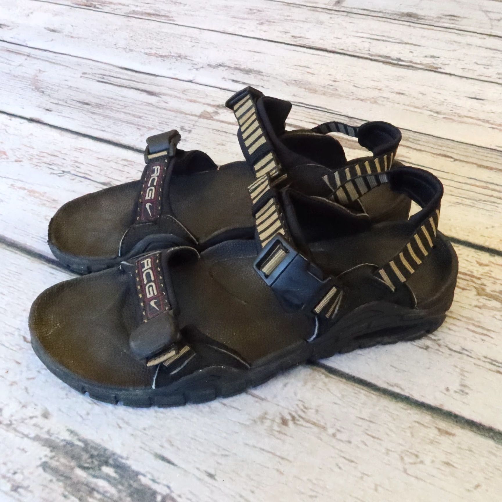 Nike VINTAGE Nike ACG Air Spin Cycle Hiking Sandals Men 11 Black Shoes 1999 Retro Rock 90s Mens Size US 11 / EU 44 - 3 Thumbnail