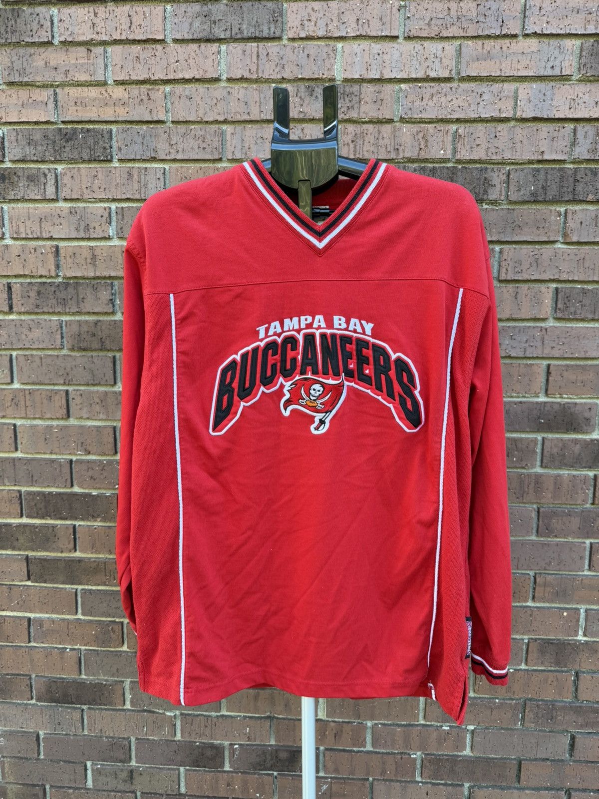 Lee VTG Tampa Bay Buccaneers NFL Lee Sport Large V Neck Shirt Size US L / EU 52-54 / 3 - 1 Thumbnail