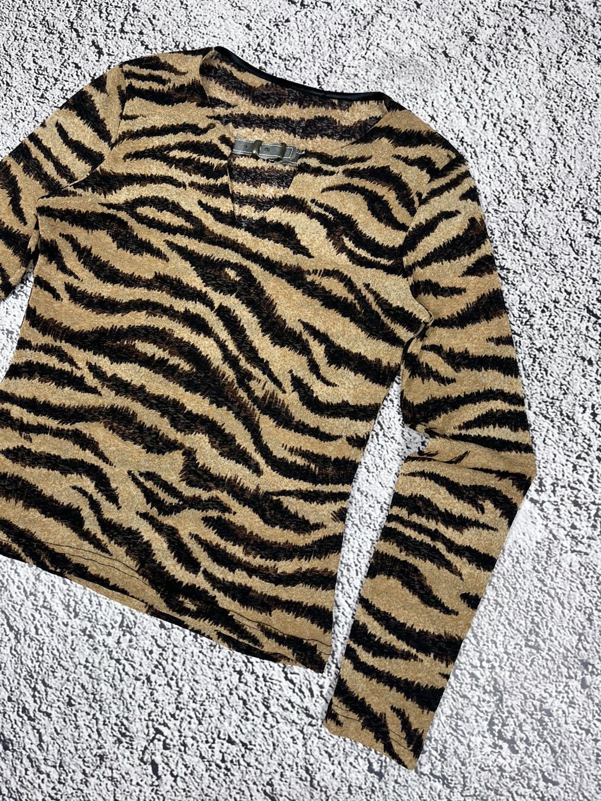 Japanese Brand Vintage Glamour tiger pattern cavalli style longsleeve top Size S / US 4 / IT 40 - 3 Thumbnail