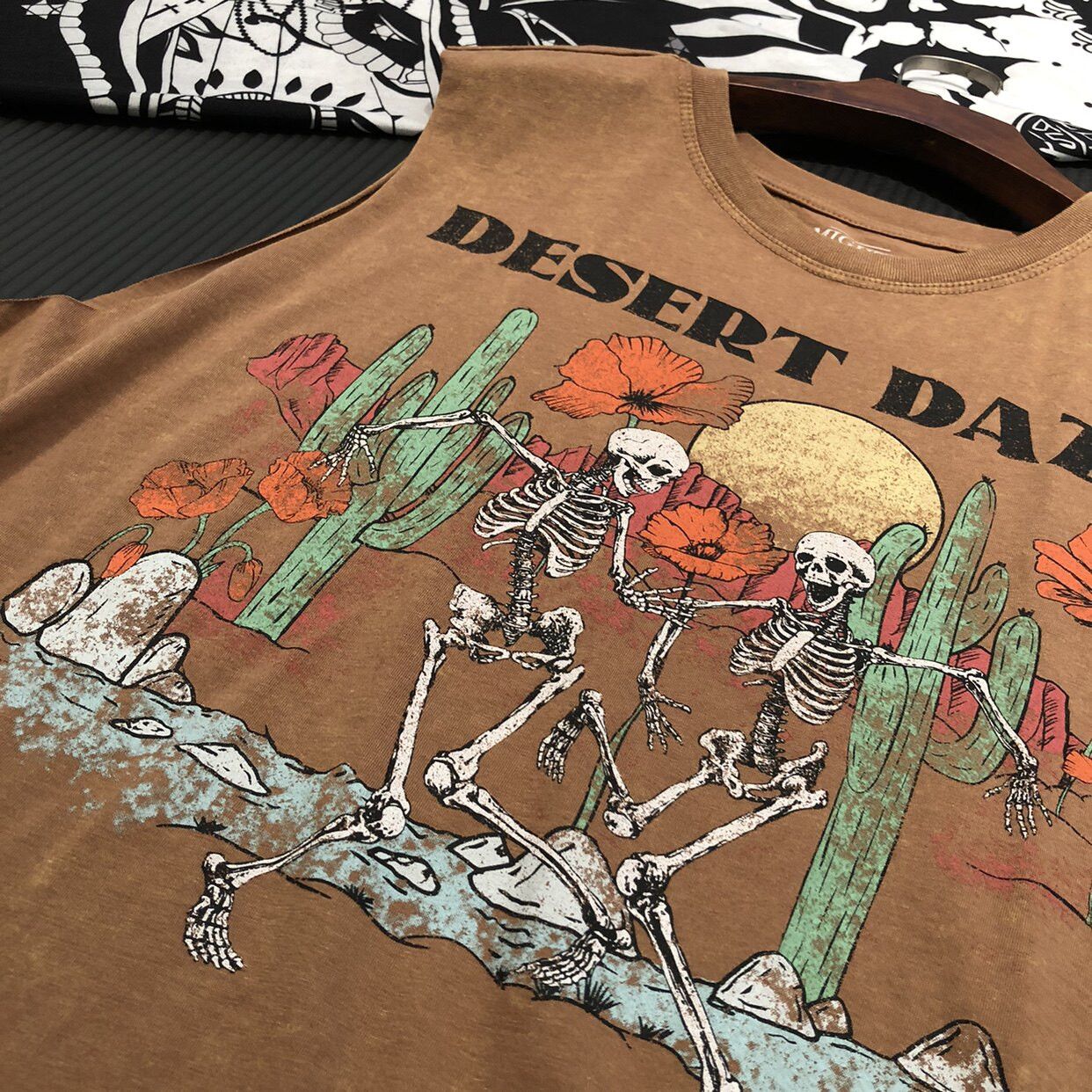 Vintage Skeleton Dancing Desert Apocalyptic Sleeveless Tank Top Size US XXL / EU 58 / 5 - 1 Thumbnail