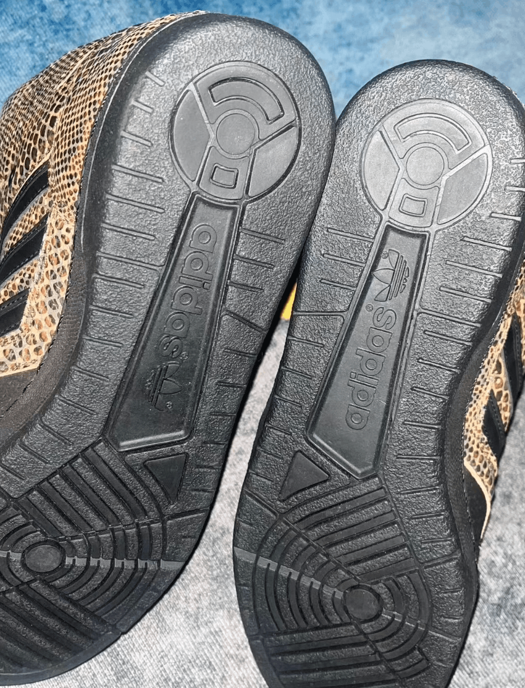 Adidas adidas Jeremyscott with python print and large tongue Size US 9.5 / EU 42-43 - 3 Thumbnail