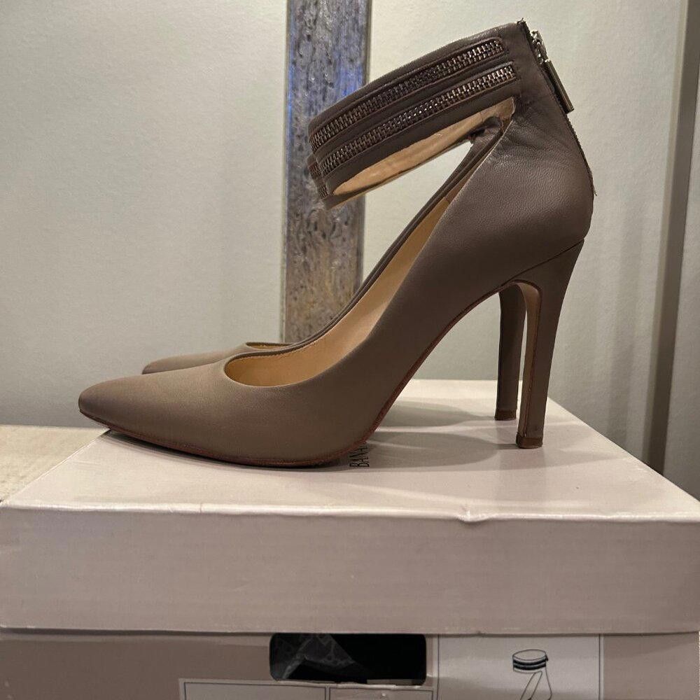 Banana Republic Banana Republic GAYLE pump with Zippered Ankle Strap Size US 8.5 / IT 38.5 - 1 Thumbnail