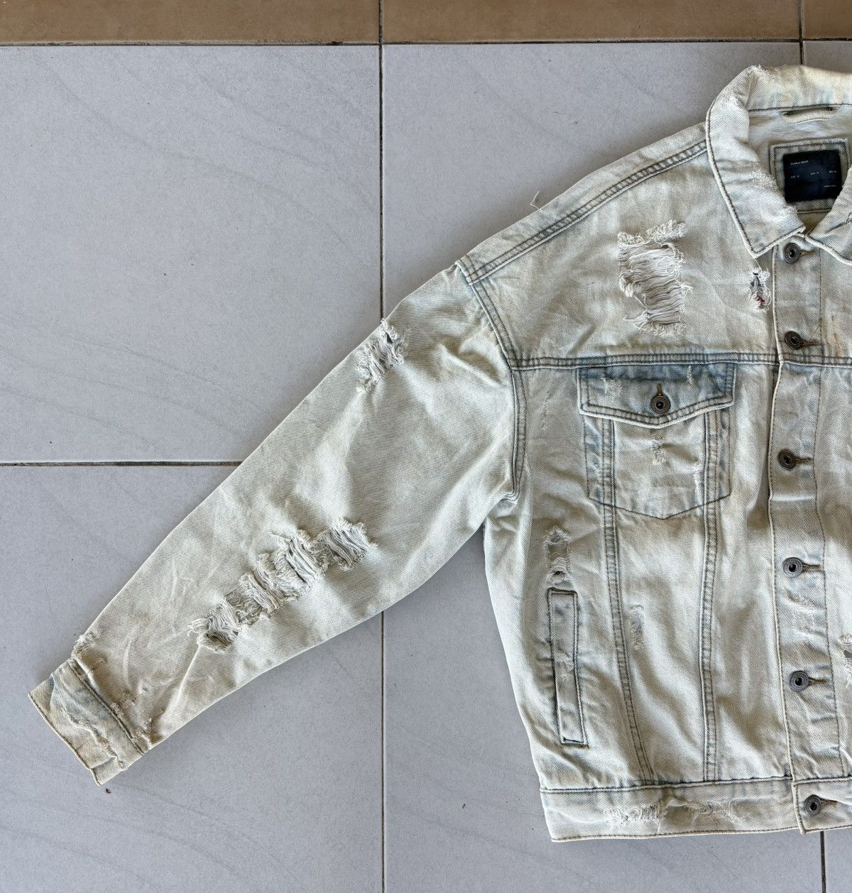 Zara Zara Man Denim Jacket With Two Rose Logo Distressed Denim Size US M / EU 48-50 / 2 - 4 Thumbnail