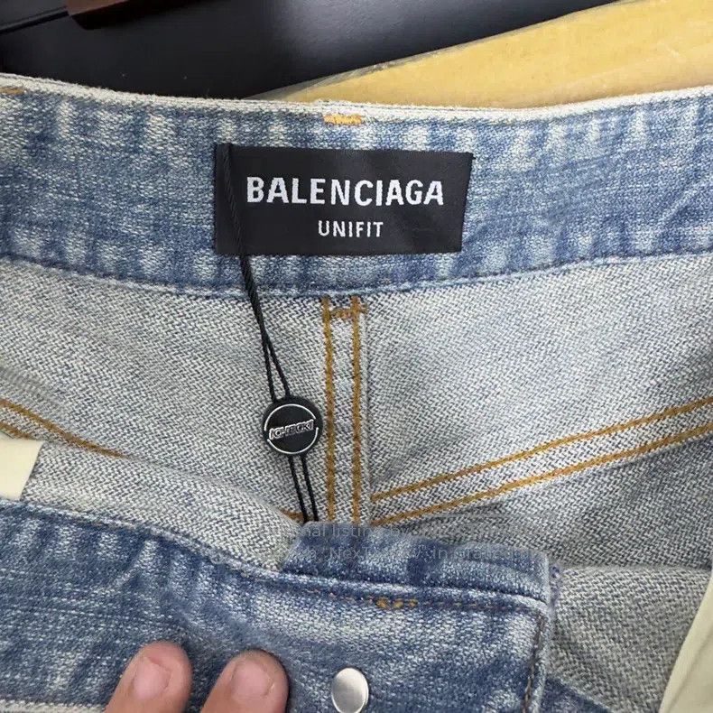 Balenciaga Balenciaga size S Fake Two-Piece Shirt and Wide-Leg Washed Size US 27 - 3 Thumbnail