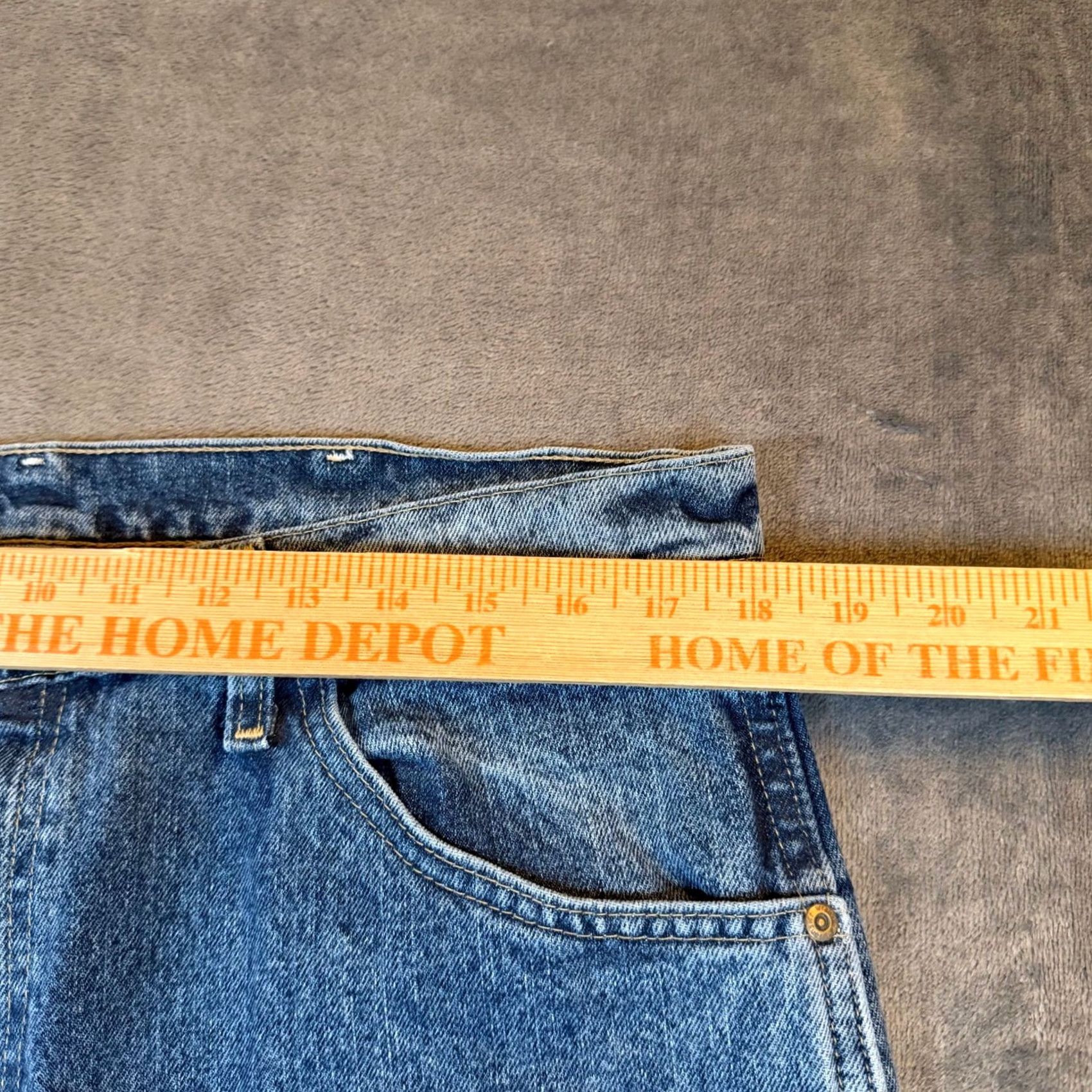 Wrangler Wrangler Jeans Men 36x34 Blues 10WB9020GI Classic Fit Denim Straight 5-Pocket Zip Fly Button NWT Blue Jeans Reg 36 Inseam 34 Size US 36 / EU 52 - 6 Thumbnail