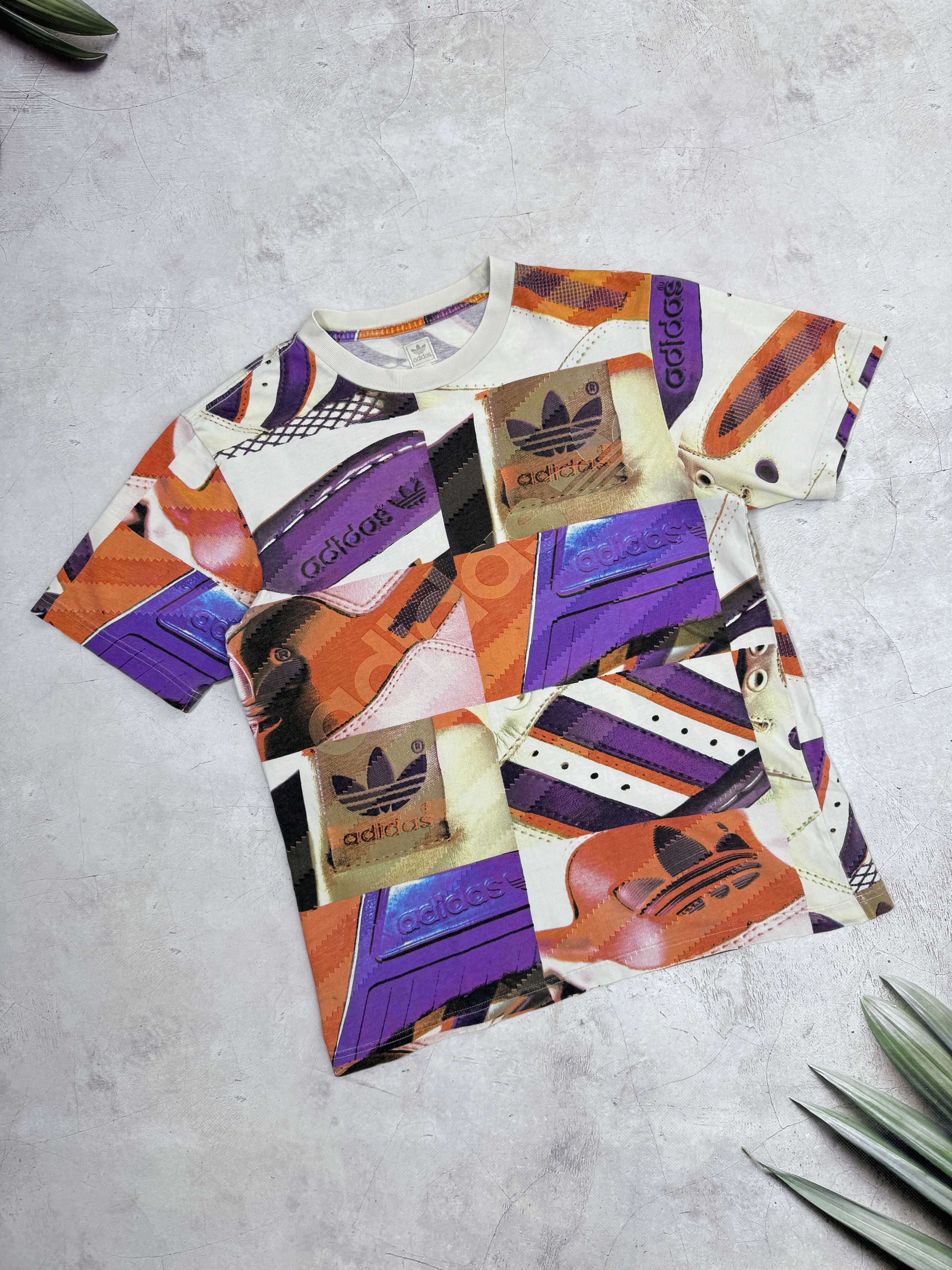 Adidas × Vintage Y2K Adidas T-Shirt Sneakers Abstract Shoes Pattern Size US M / EU 48-50 / 2 - 1 Thumbnail
