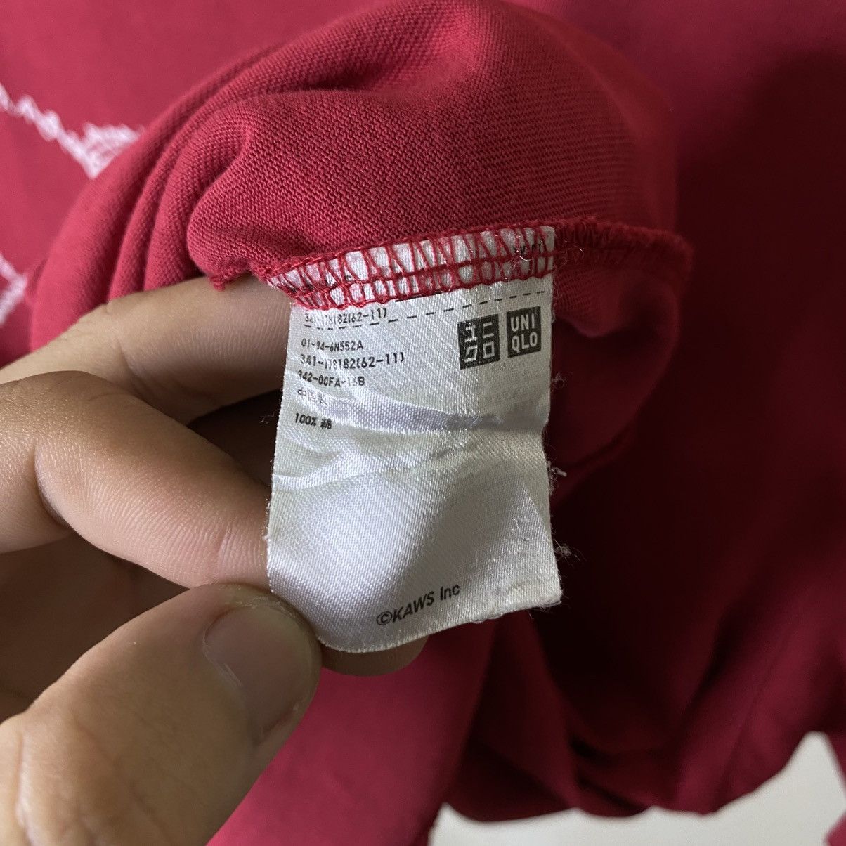 Kaws Kaws Original Fake x Uniqlo Collaboration T Shirt Size US L / EU 52-54 / 3 - 7 Thumbnail