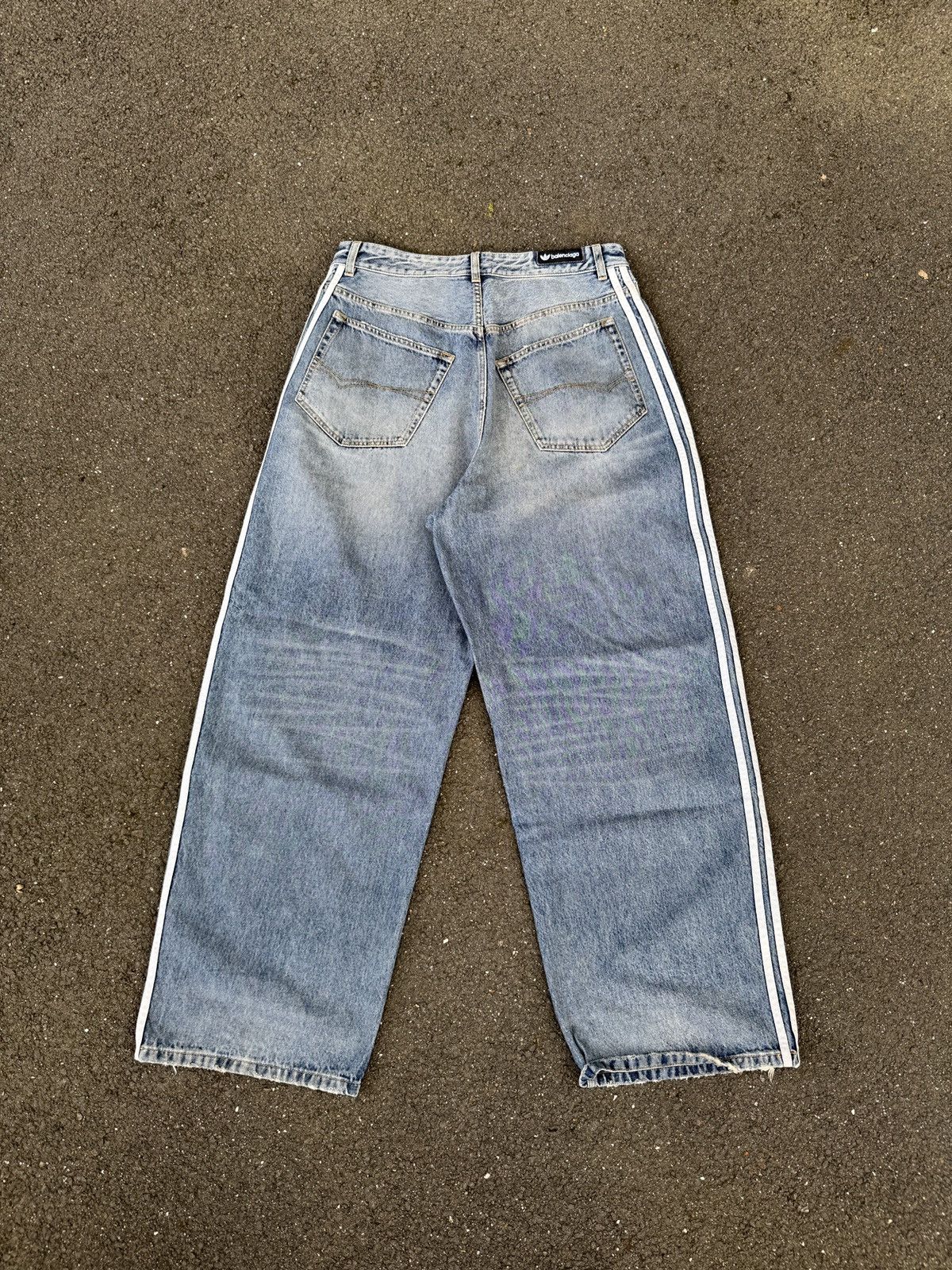 Adidas × Balenciaga × Streetwear *RARE* Balenciaga X Adidas Adidas × Balenciaga × Streetwear *RARE* Balenciaga X Adidas