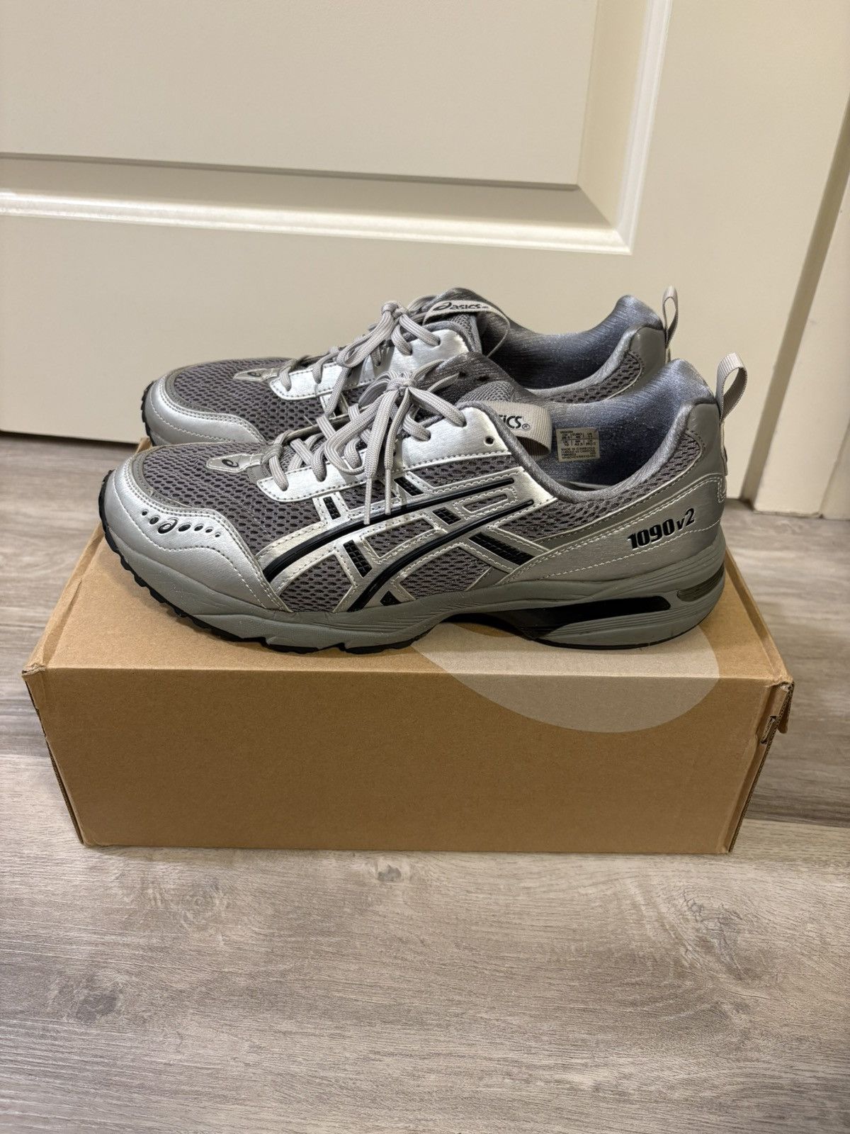 Asics Asics Gel-1090 v2 Freja Wewer Size US 11 / EU 44 - 1 Thumbnail
