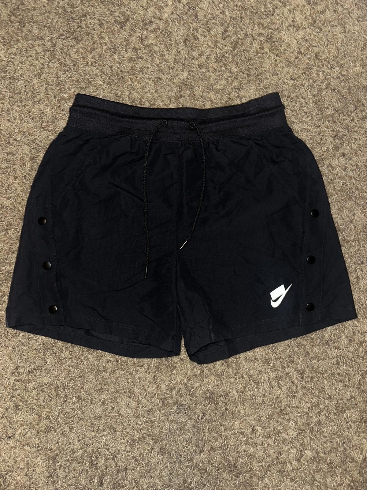 Nike Nike Women's Sportswear Nylon Shorts Size 32" / US 10 / IT 46 - 1 Thumbnail