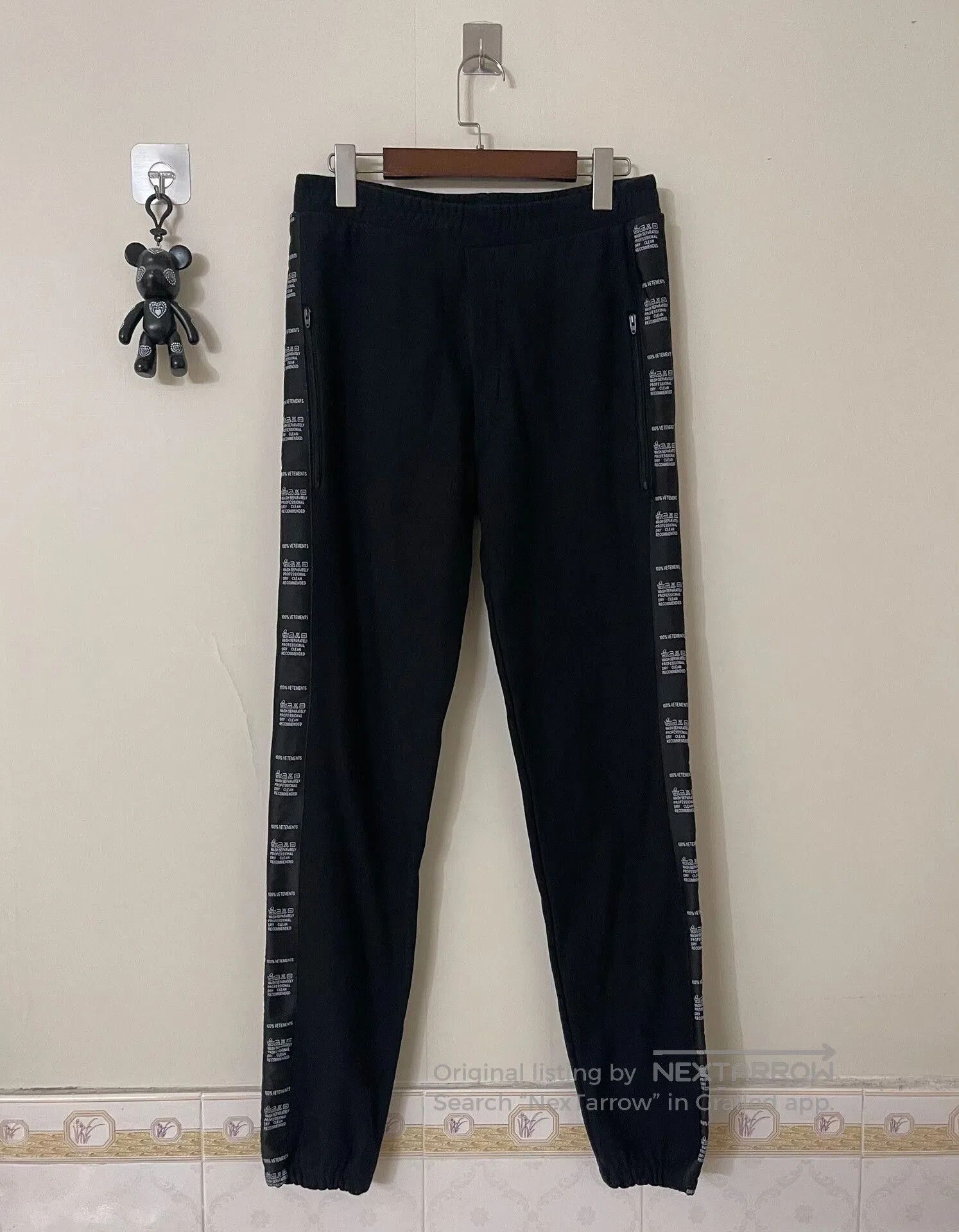 Vetements vetements side label pants in black. Size US 30 / EU 46 - 1 Thumbnail
