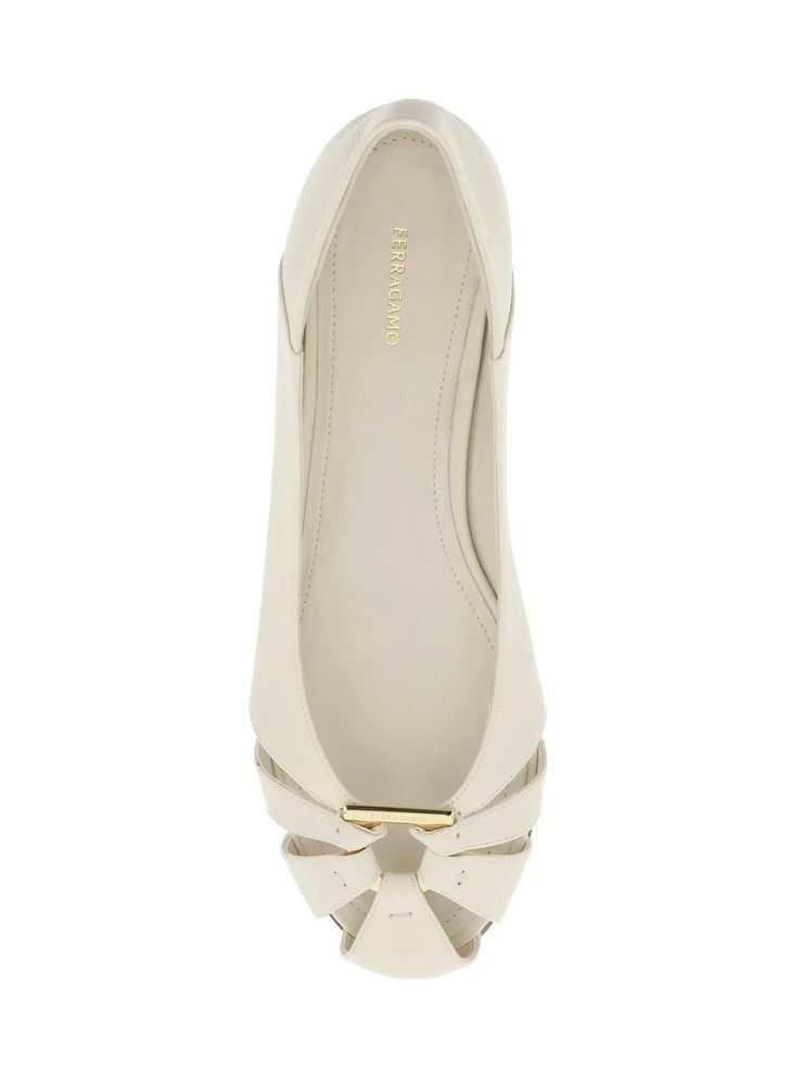 Salvatore Ferragamo o1s22i1n1025 Ballet Flats in White Size US 5.5 / IT 35.5 - 2 Thumbnail