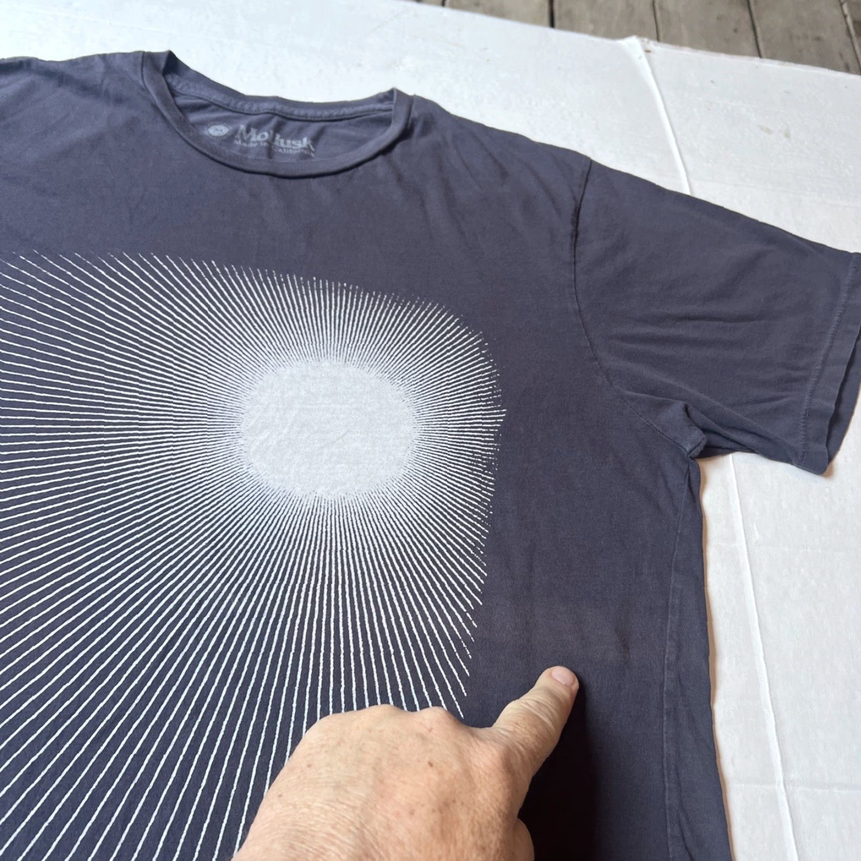 Vintage Mollusk California Sun Rays Shirt Medium Surfer Vintage Men Gray Cotton Knit Short Sleeve Crew Neck Logo T-Shirt Size US M / EU 48-50 / 2 - 4 Thumbnail
