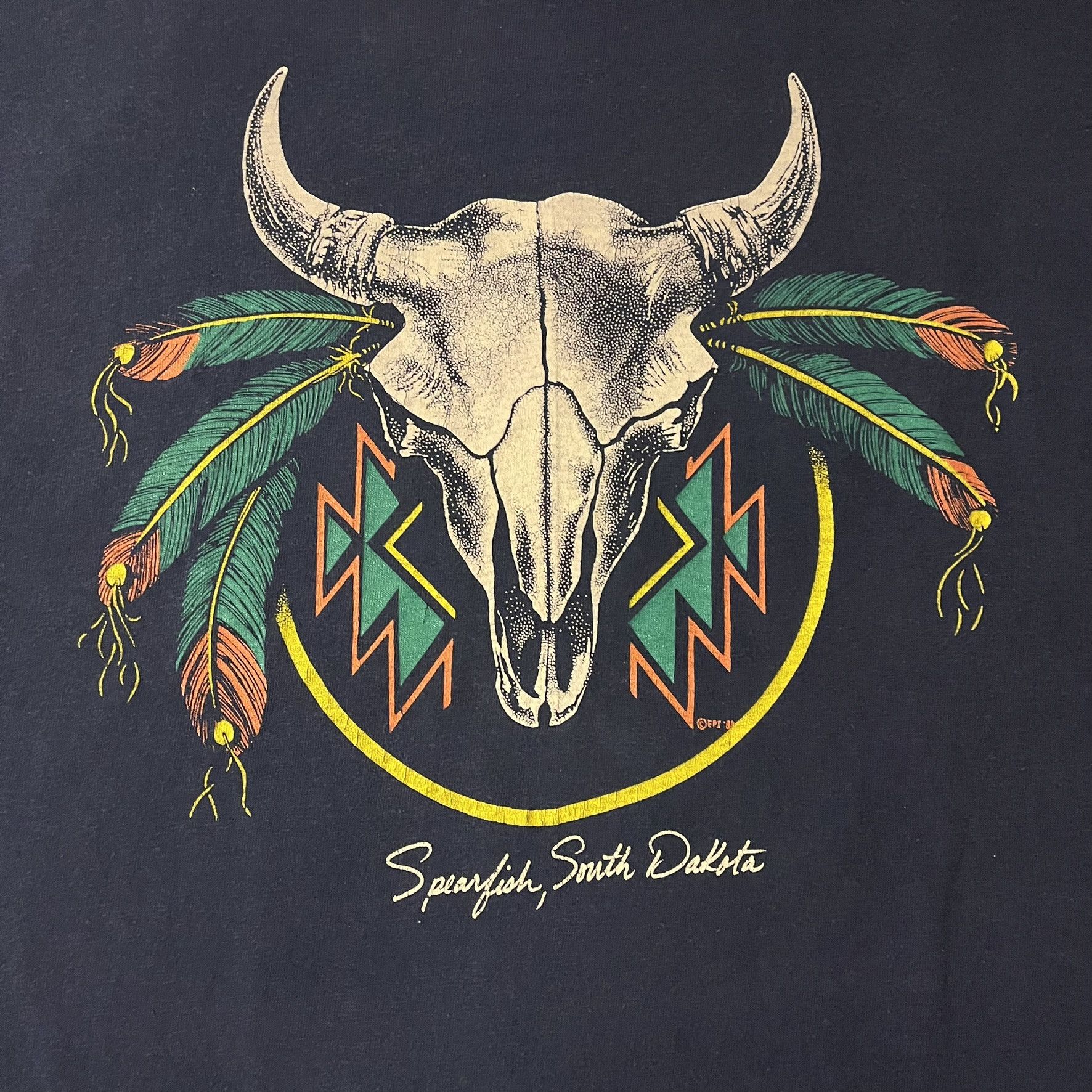 Vintage VTG 80s Spearfish South Dakota Bull Skull Tribal Tee Size US L / EU 52-54 / 3 - 3 Thumbnail