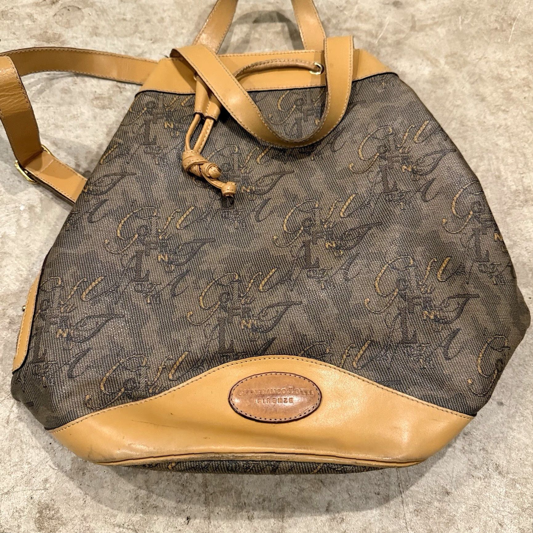 Vintage VINTAGE GIANFRANCO LOTTI Monogram Leather Shoulder Bag Backpack Women Beige Exterior Leather Monogram Vintage Shoulder Bag Womens Size ONE SIZE - 7 Thumbnail