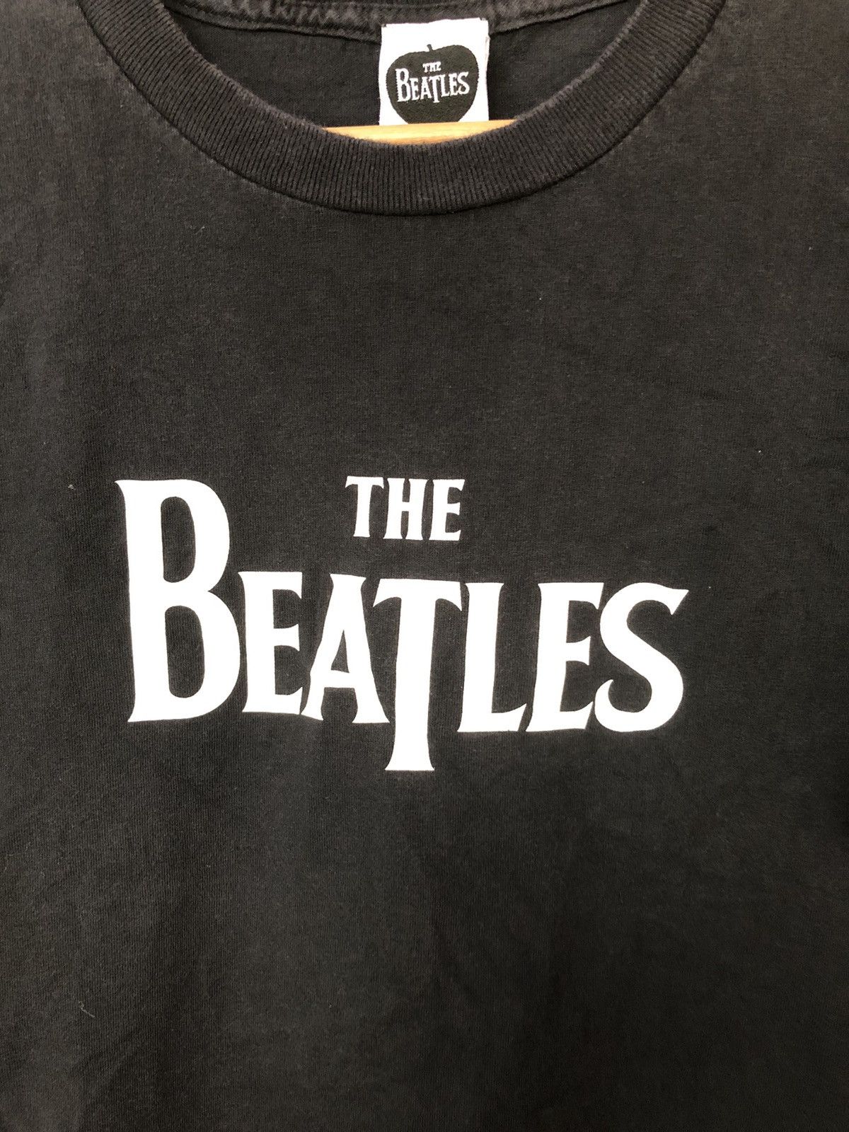 Band Tees Vtg The Beatles 2006 Apple Corp Spellout Logo Shirt Tee Rare Size US L / EU 52-54 / 3 - 2 Thumbnail