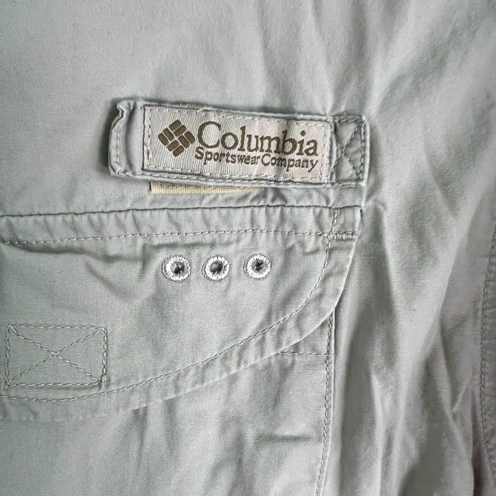 Vintage VINTAGE Columbia Men’s Shirt Short Sleeve Button-Up Gray 52 Chest Outdoor Nature 90s Summer Size US L / EU 52-54 / 3 - 2 Thumbnail