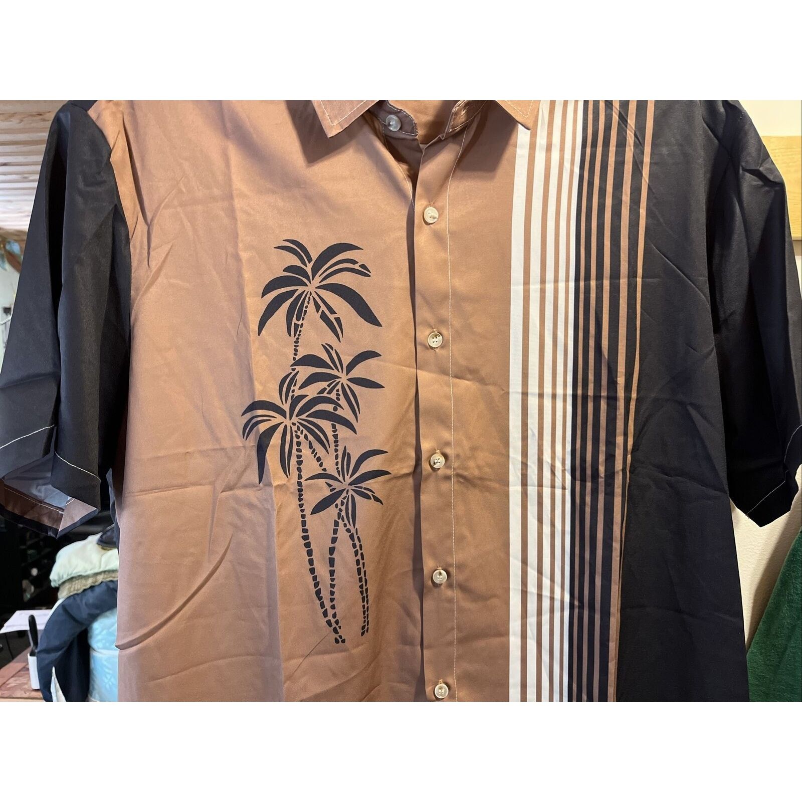 The Unbranded Brand Unbranded Men’s XXL Brown Black SS Polyester Hawaiian Shirt Size US XXL / EU 58 / 5 - 4 Thumbnail