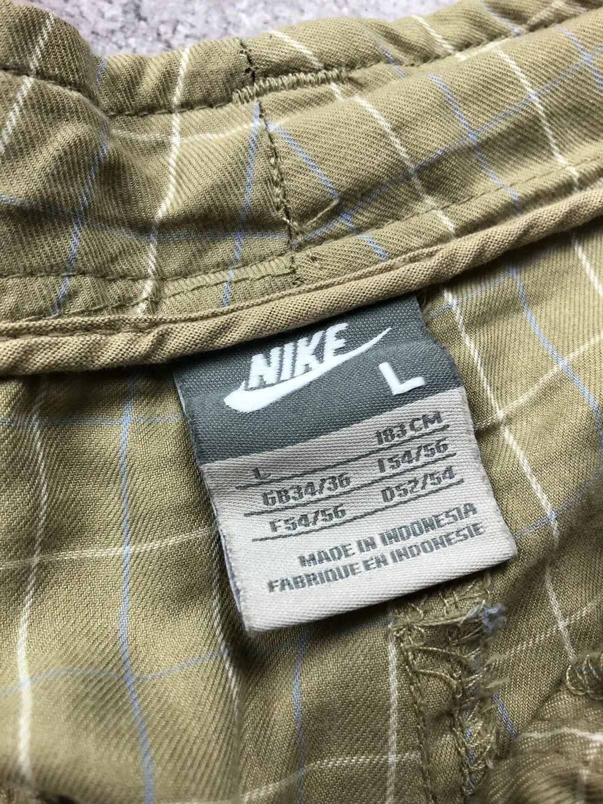 Nike NIKE Vintage 2000s Checkered Streetwear Swimming Shorts Size US 34 / EU 50 - 6 Thumbnail
