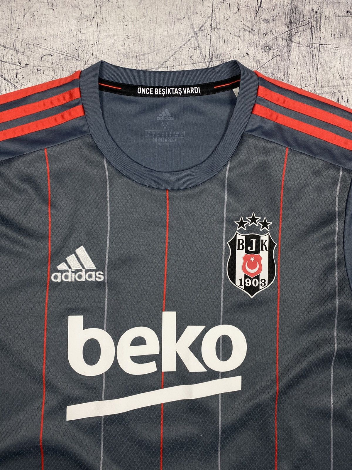 Adidas Adidas Beşiktaş 2021/22 Third Jersey #8 Güven Size US M / EU 48-50 / 2 - 5 Thumbnail