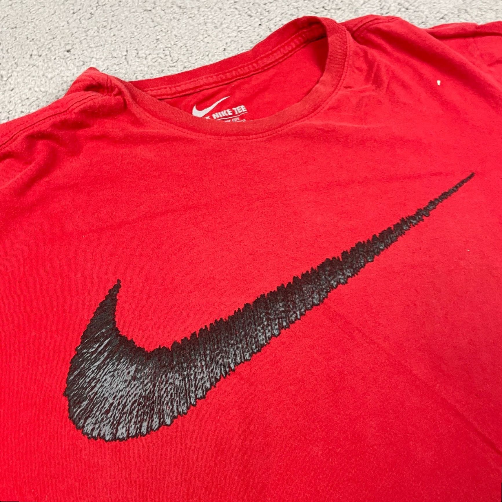 Nike Nike Shirt Mens Large Black Red Logo Graphic Swoosh Check Workout Tshirt Size US L / EU 52-54 / 3 - 4 Thumbnail