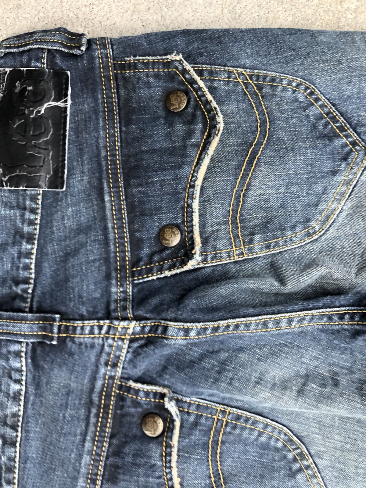 Lee × Vintage 🔥Hard to find 🔥Vintage Lee Flare Jeans💥 Size US 30 / EU 46 - 12 Thumbnail