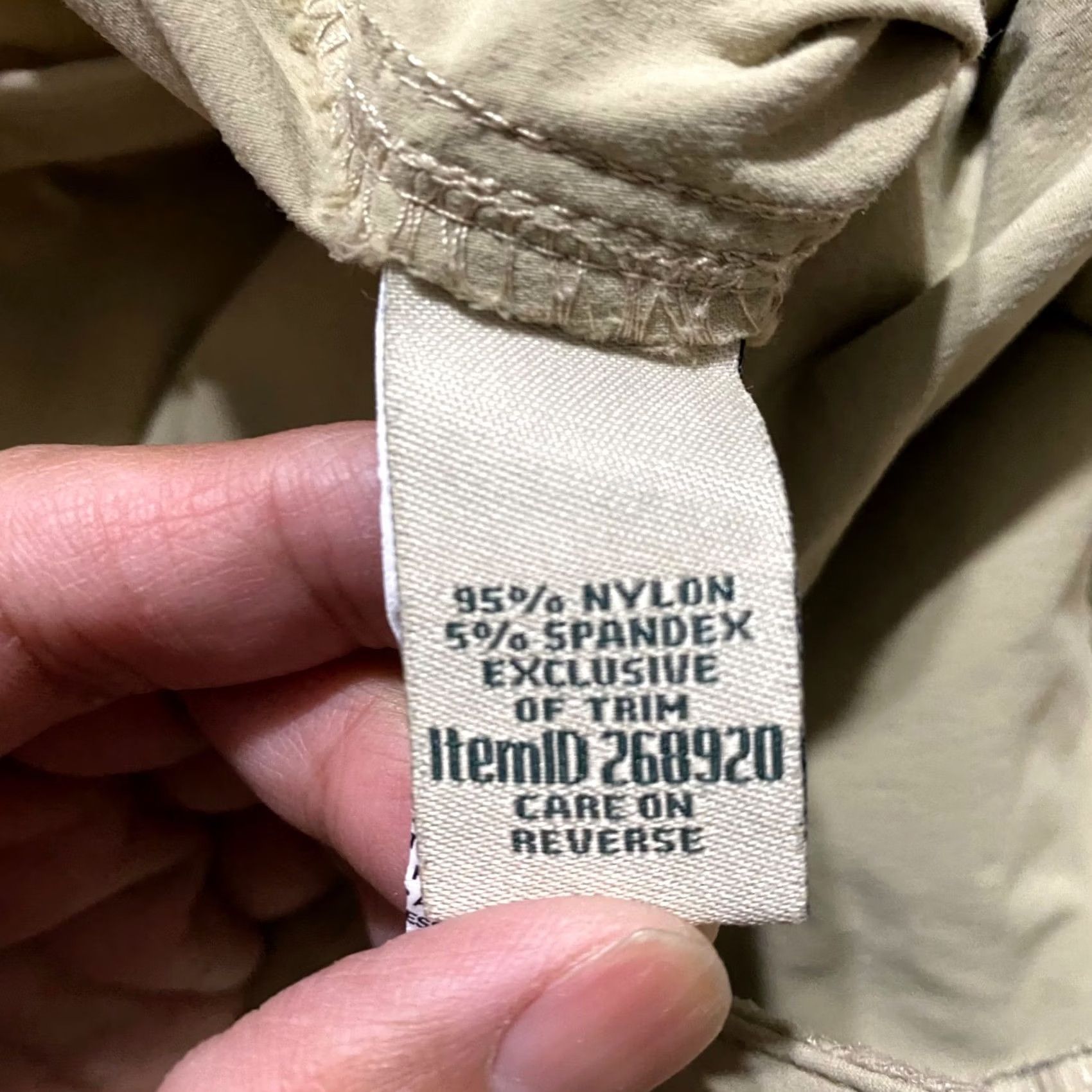 Vintage L.L. Bean Womens 14 Beige Capri Cargo Pants Nylon Comfortable Straight Leg Capris Casual Travel Spring Summer Fall Winter Womens Size 36" / US 14 / IT 50 - 4 Thumbnail