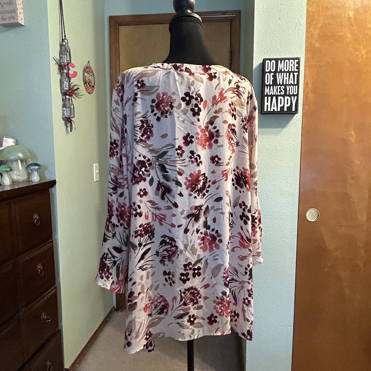 Other Catherines Georgette Pintuck cream floral 3/4 sleeve 3XWP Size 3XL / US 20-22 - 3 Thumbnail