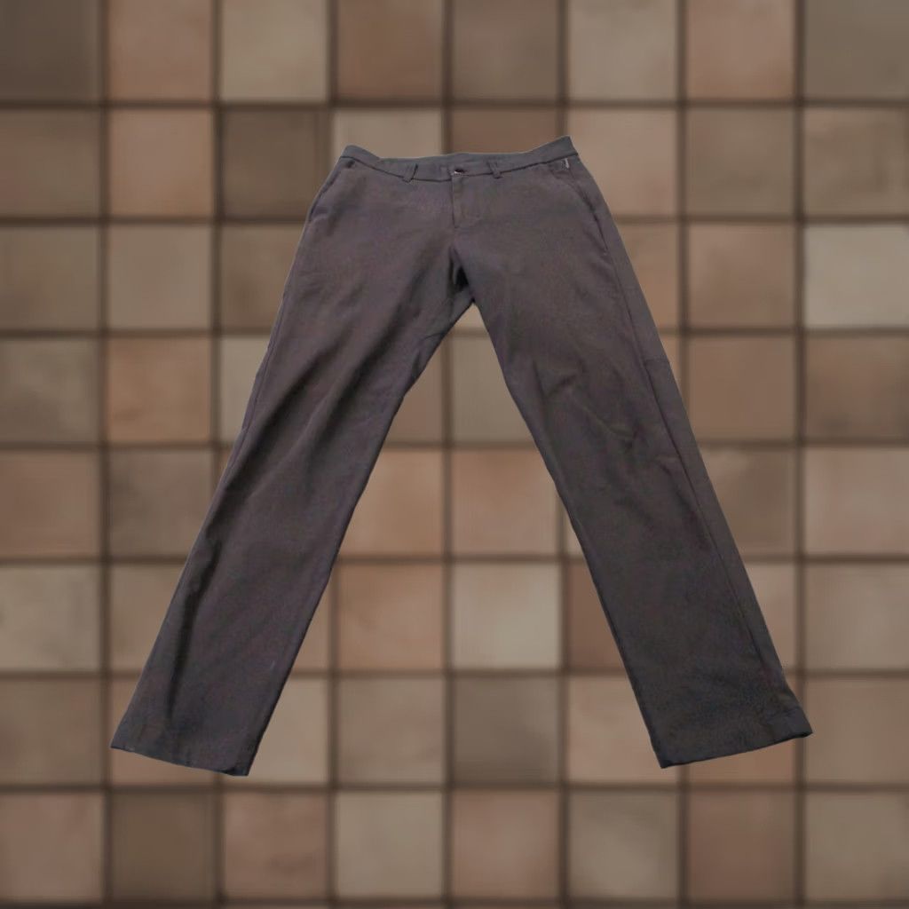 Lululemon Lululemon Pants Mens 31 Black Chino Commissions Slim Warpstreme Business LM5522s Size US 31 - 1 Thumbnail