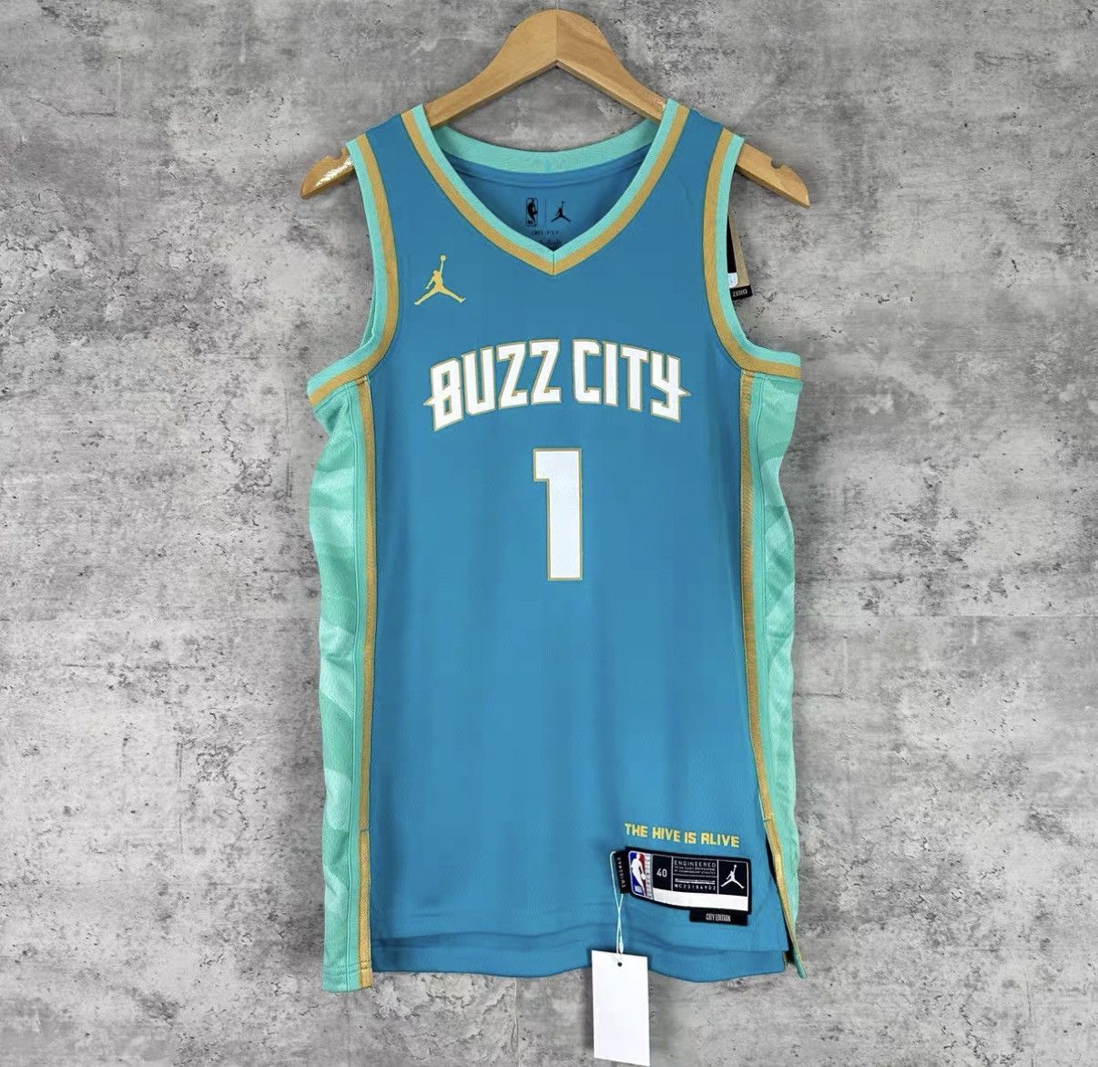 Nike Nike NBA Hornets Ball No.1 Fan Edition Jersey J42 Size US S / EU 44-46 / 1 - 1 Thumbnail