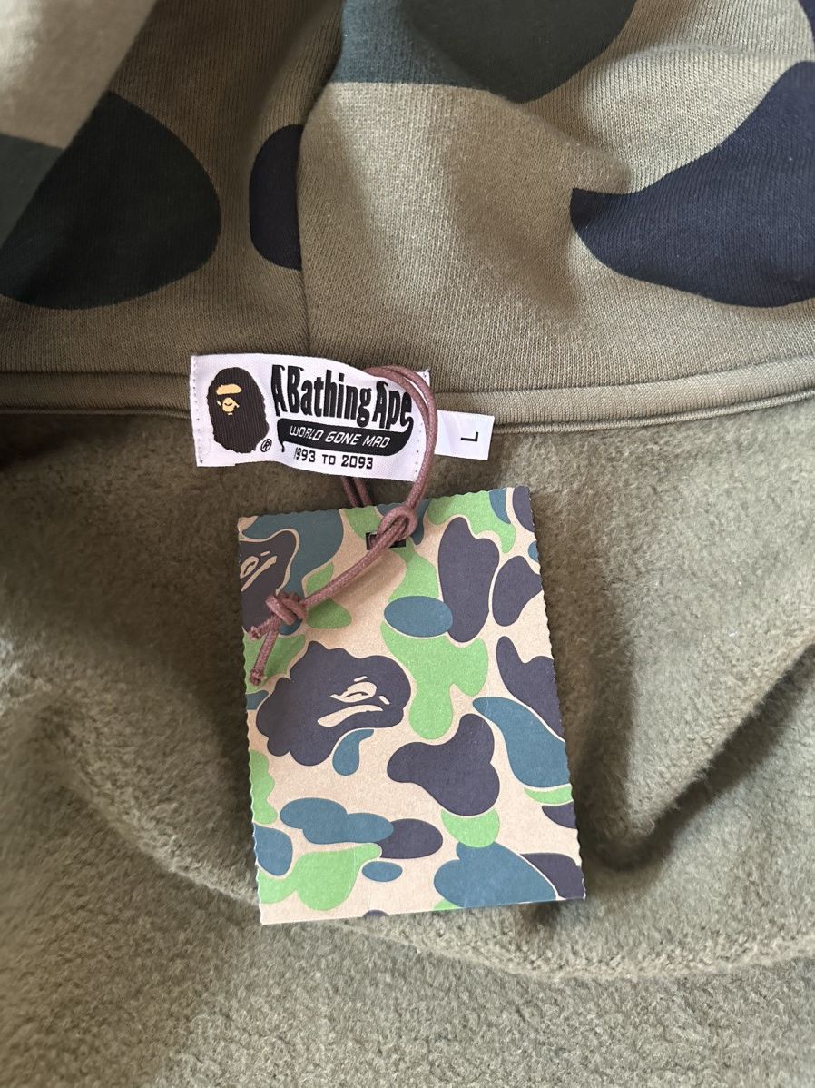 Bape 1st Camo Giant Shark Full Zip hoodie Size US L / EU 52-54 / 3 - 8 Thumbnail