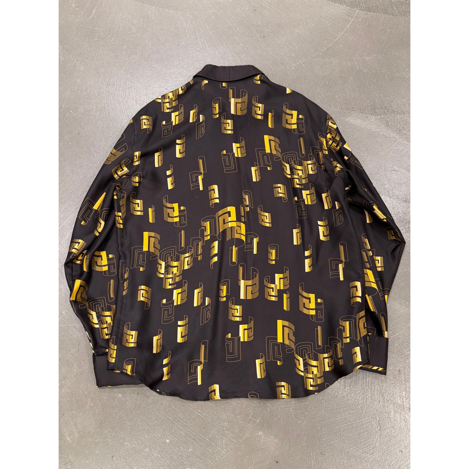 Versace 1990s Gianni Versace geometric silk shirt Size US L / EU 52-54 / 3 - 1 Thumbnail
