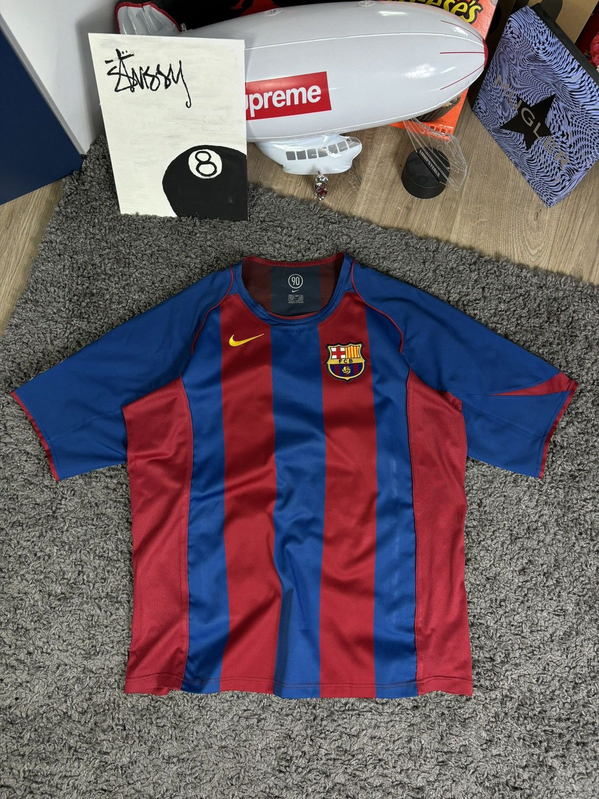 Nike × Vintage Nike Barcelona 2005/2006 Ronaldinho Home Shirt Soccer Jersey Size US XL / EU 56 / 4 - 2 Thumbnail