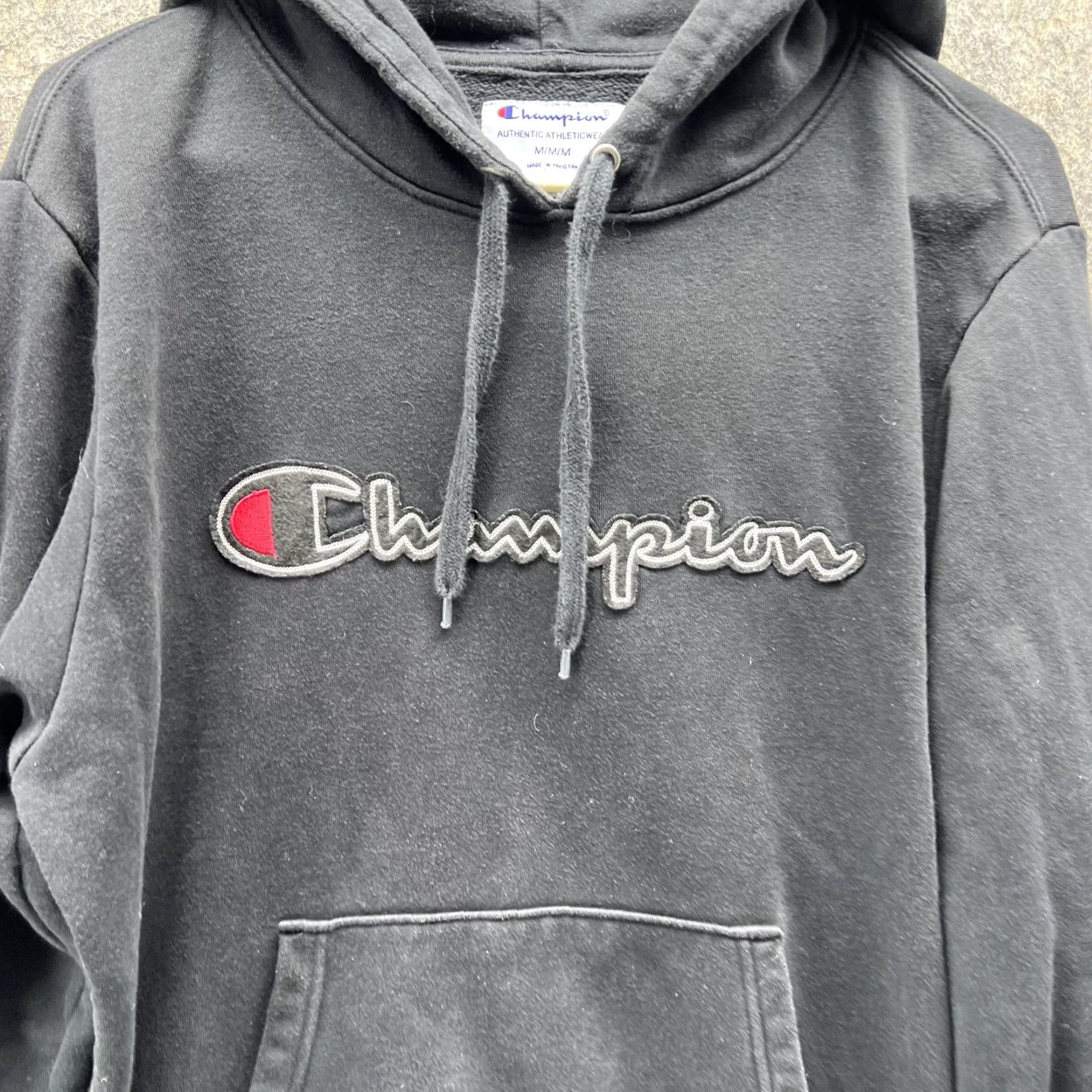 Champion VINTAGE Champion Sweater Hoodie Men M Black Embroidered Logo Pullover Sports Casual Size US M / EU 48-50 / 2 - 3 Thumbnail