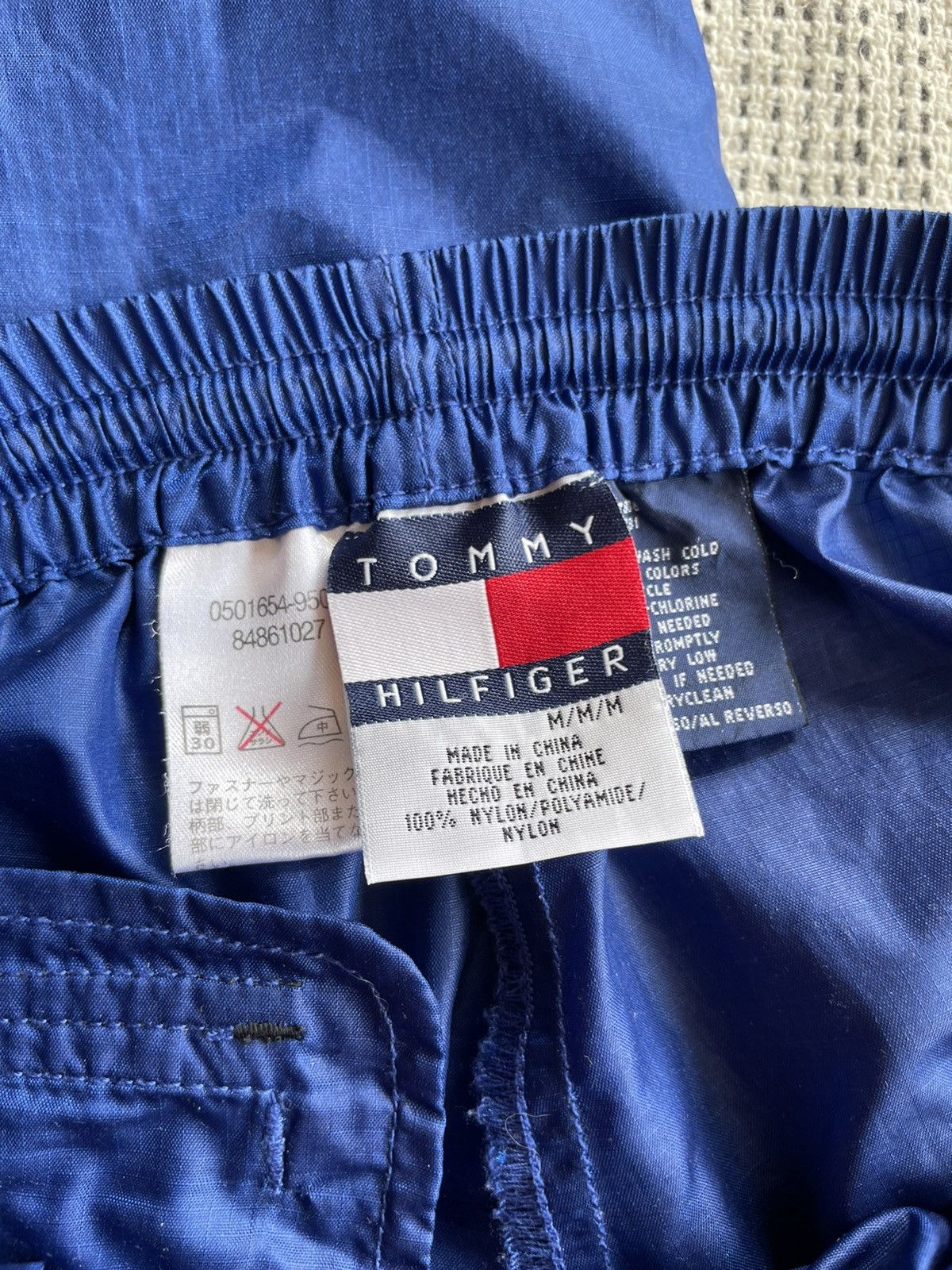 Tommy Hilfiger × Vintage Vintage 90s Tommy Hilfiger Nylon Pants Blue Metallic Size US 36 / EU 52 - 8 Thumbnail