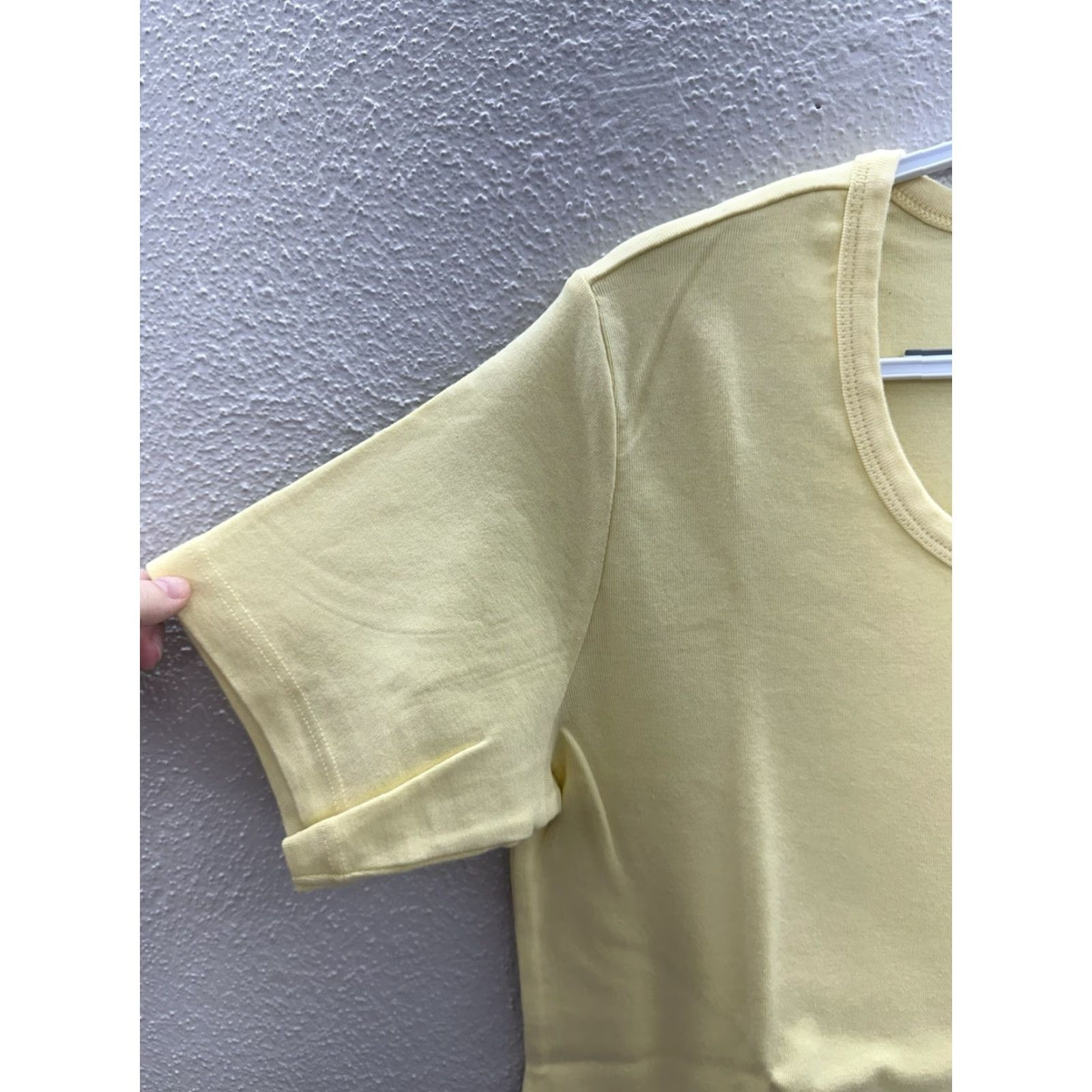 Orvis VINTAGE Orvis Shirt Women’s S Yellow Short Sleeve Round Neck Cotton NWTs Size S / US 4 / IT 40 - 2 Thumbnail