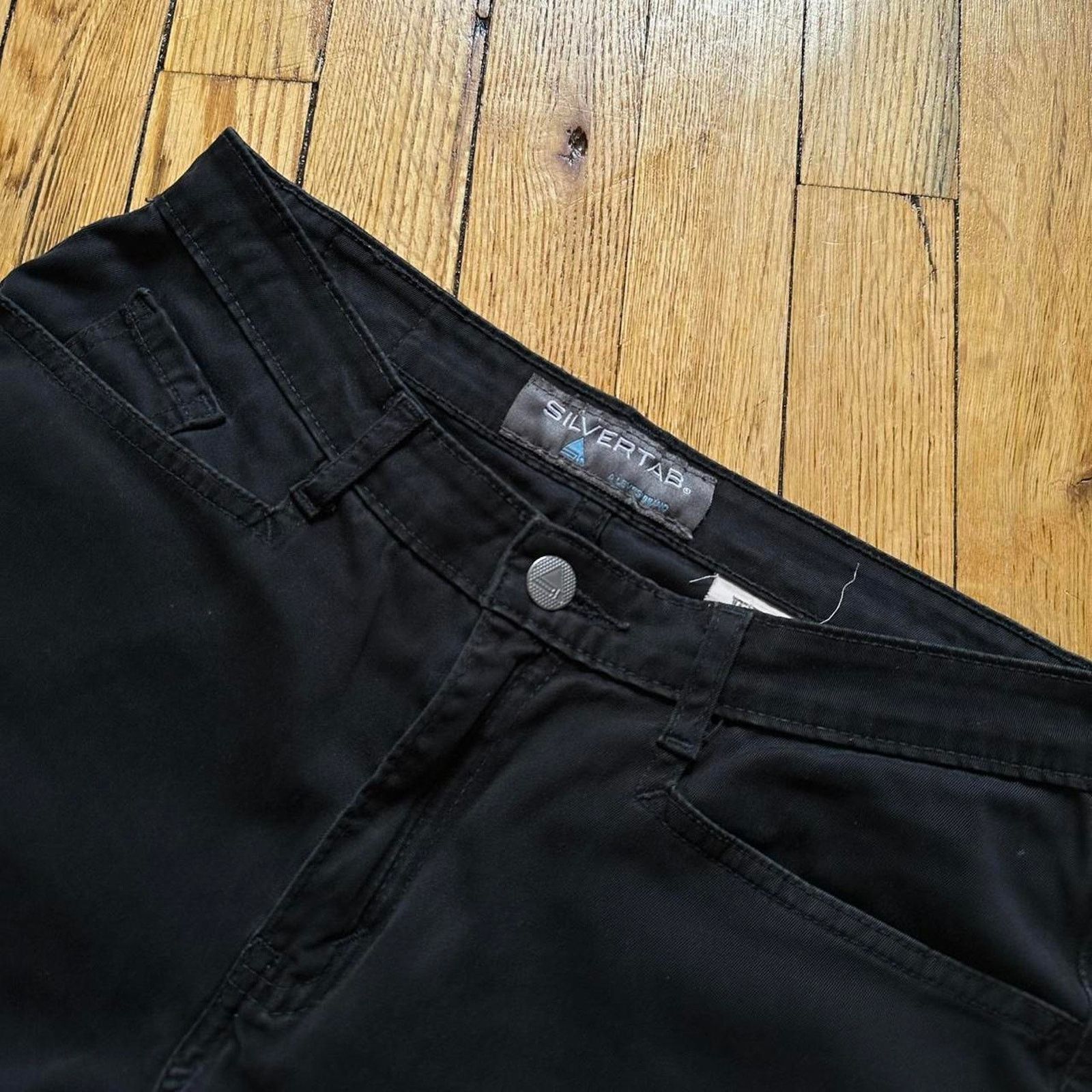 Levi's × Vintage Vintage 90s Y2K Black Low Rise Flare Levi’s Silvertab Pants Size 27" / US 4 / IT 40 - 2 Thumbnail