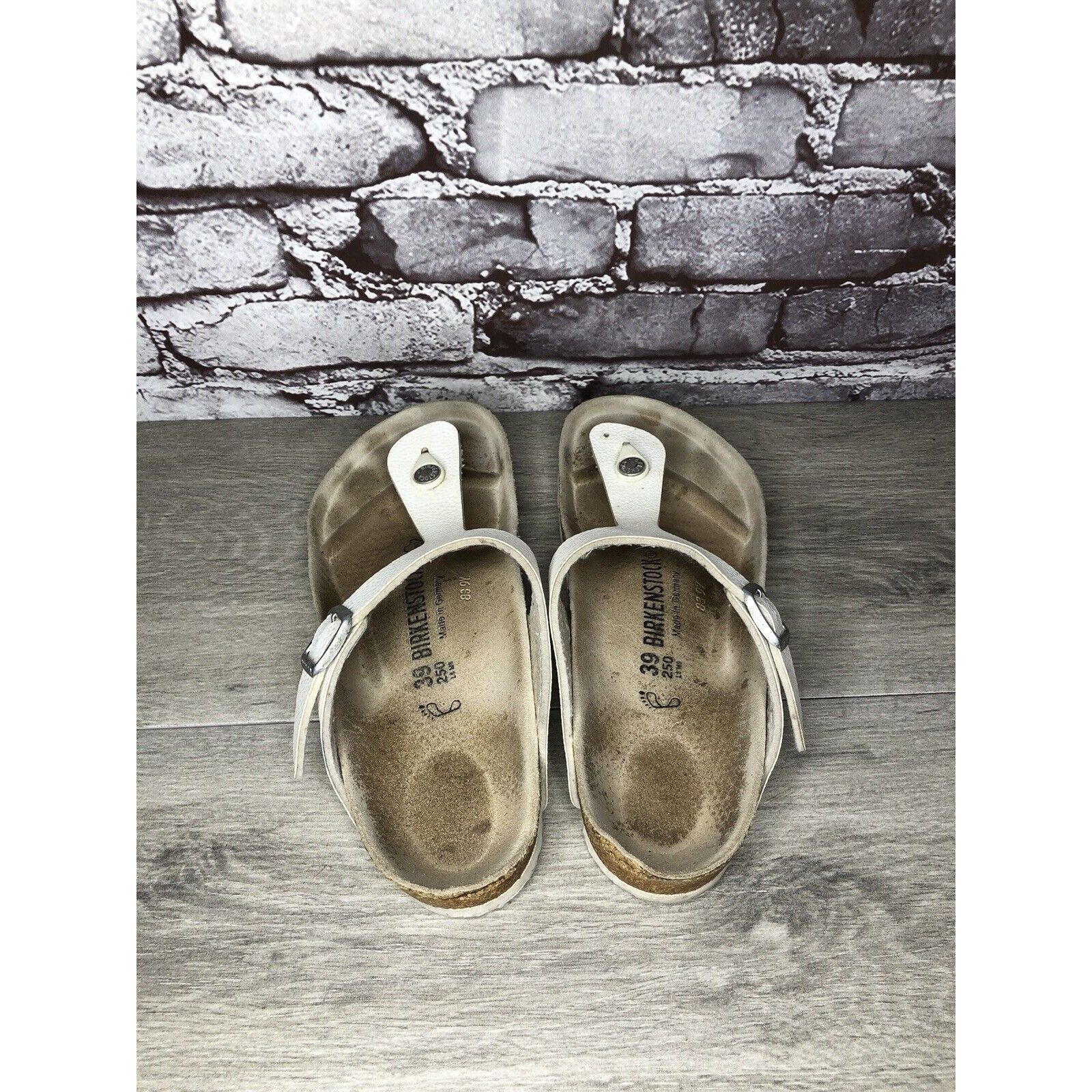 Birkenstock Birkenstock Gizeh White Leather Buckle Strap Cork Sandals Wo Size US 8.5 / IT 38.5 - 5 Thumbnail